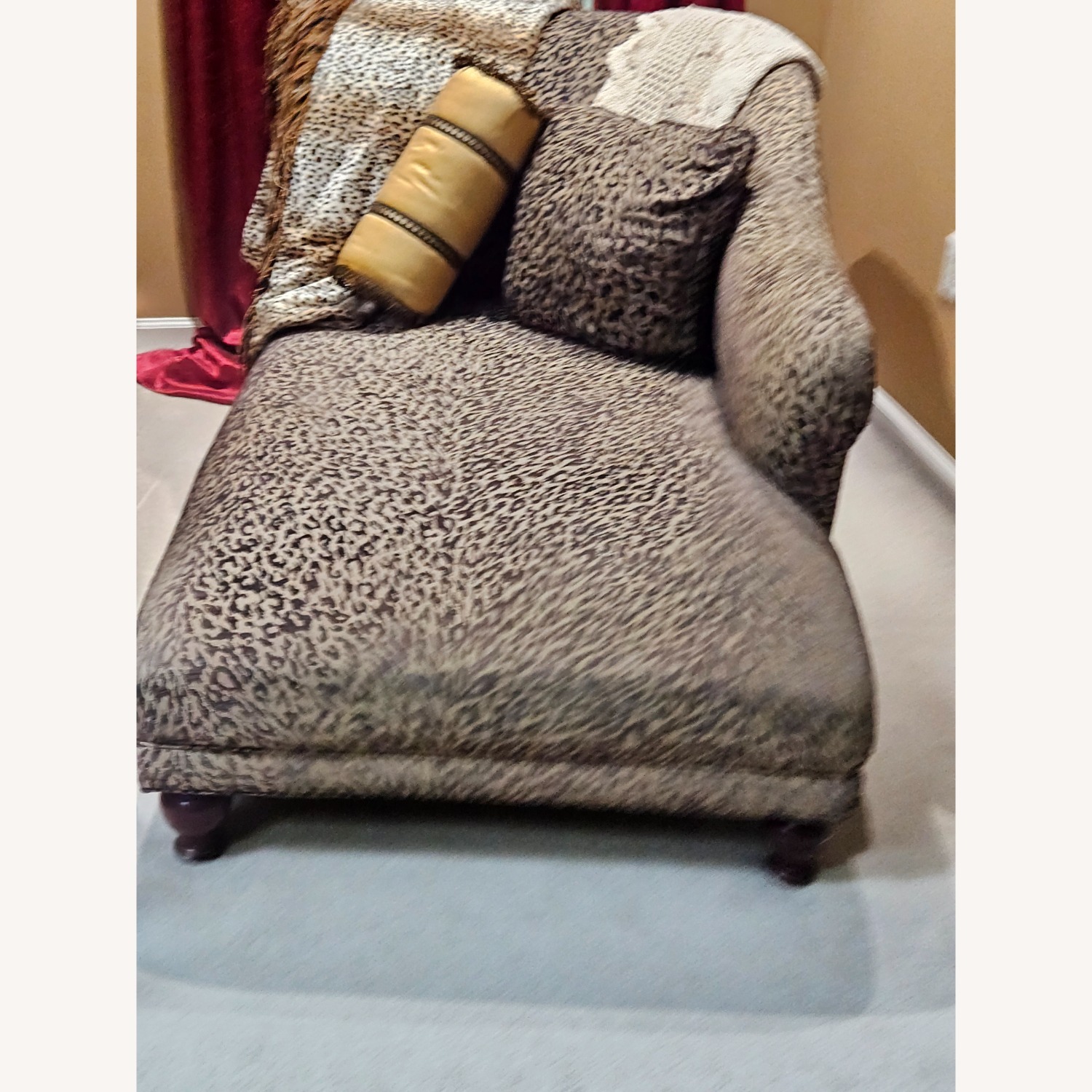 Black Fabric Chaise Lounge - image-3