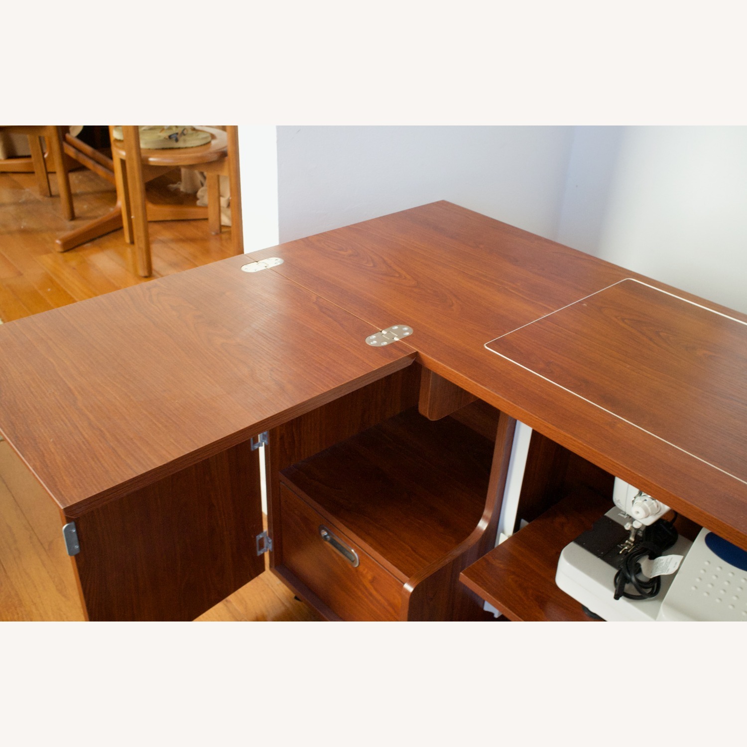 Kangaroo Sewing Wallaby Hydraulic Sewing Cabinet - image-9