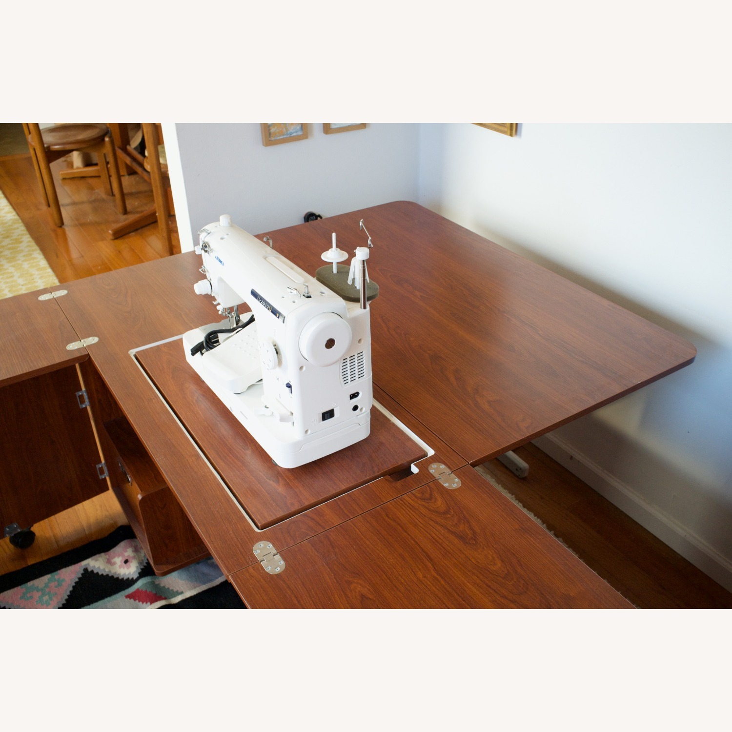 Kangaroo Sewing Wallaby Hydraulic Sewing Cabinet - image-18