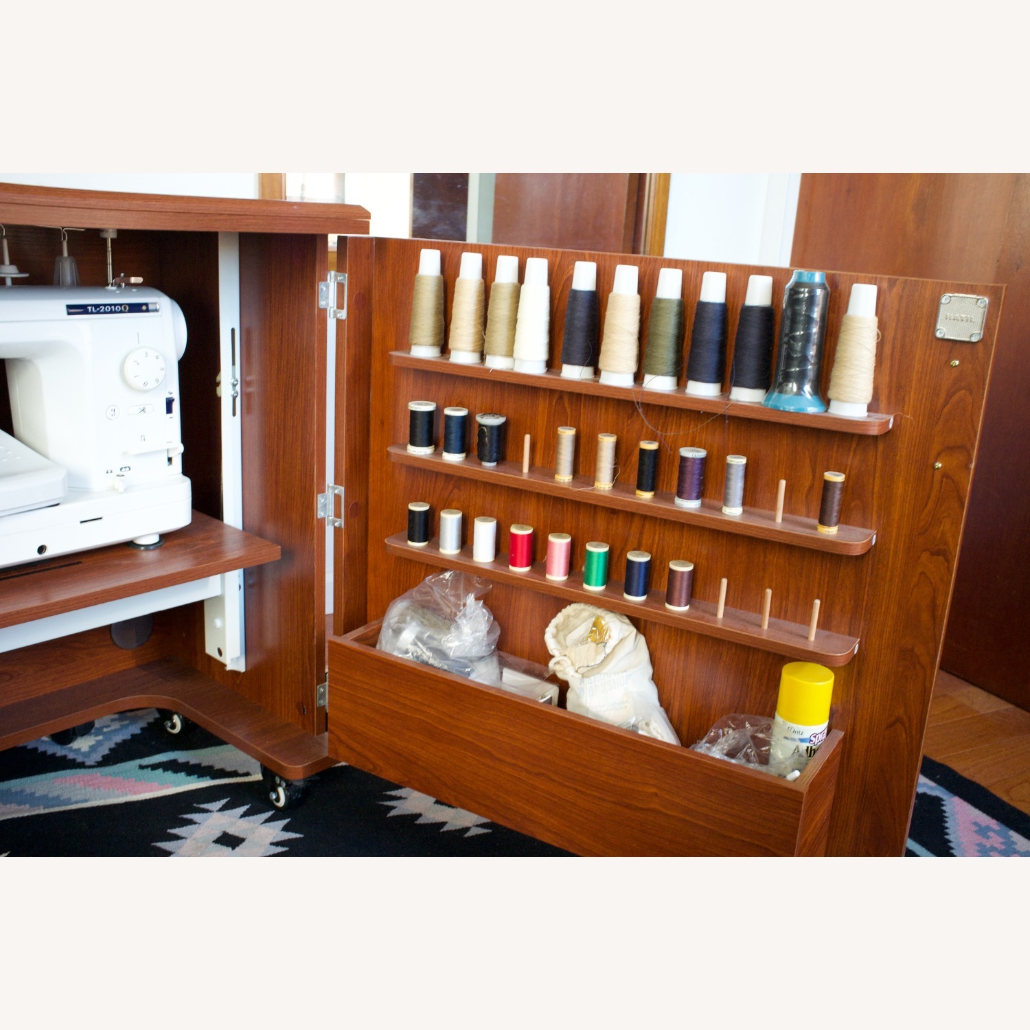 Kangaroo Sewing Wallaby Hydraulic Sewing Cabinet - image-4