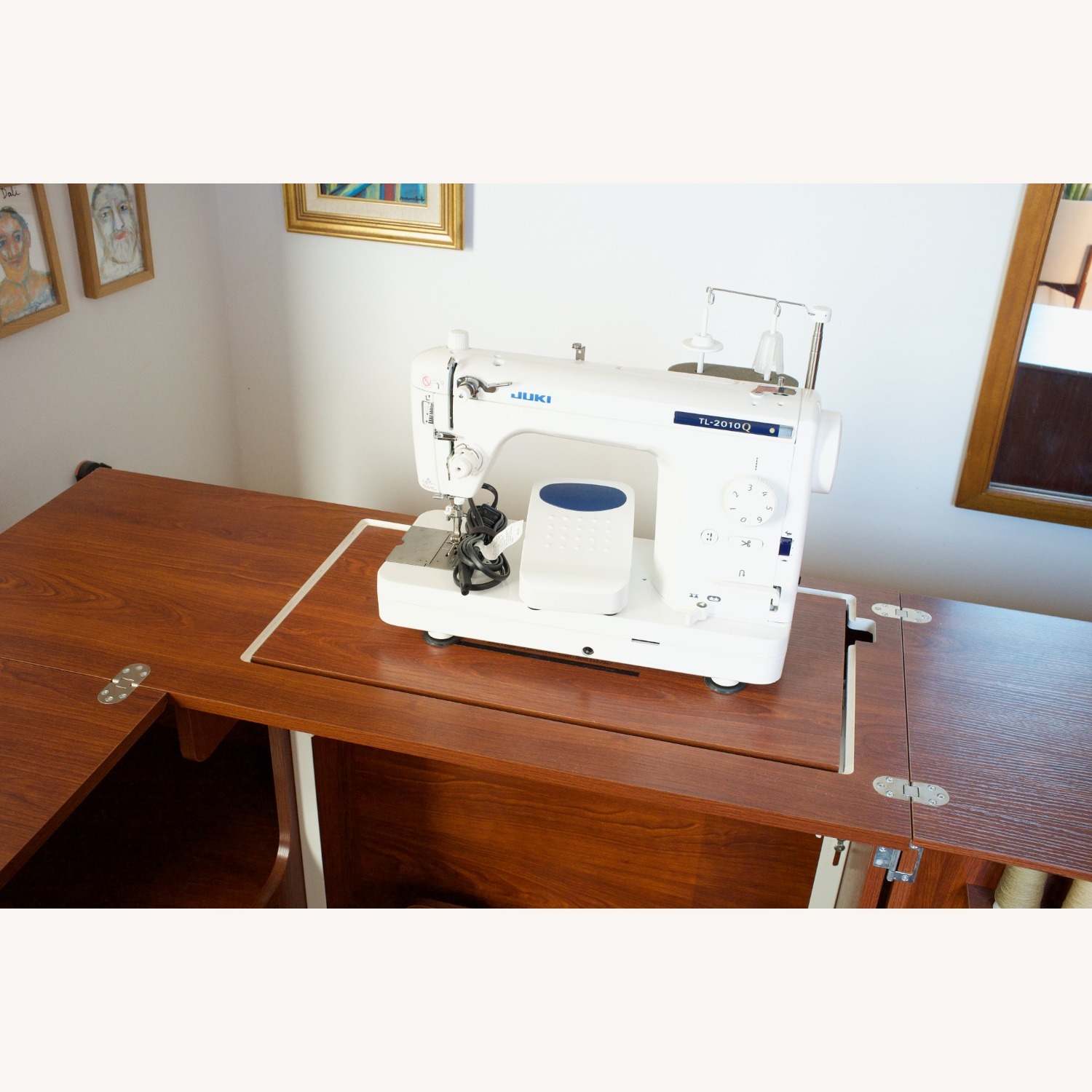 Kangaroo Sewing Wallaby Hydraulic Sewing Cabinet - image-12
