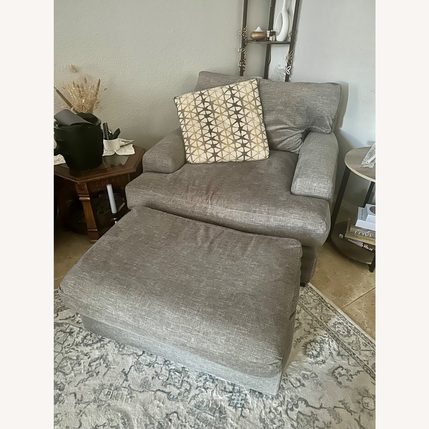 Rooms To Go Light Gray Fabric 3+ Seater Sofa - image-3