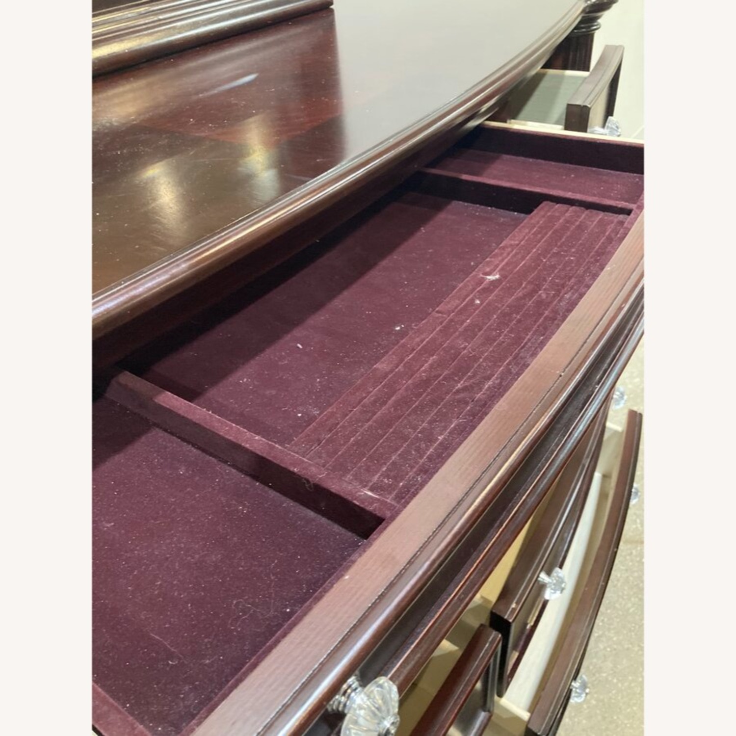 Grandeur 10-Drawer Dresser - image-7