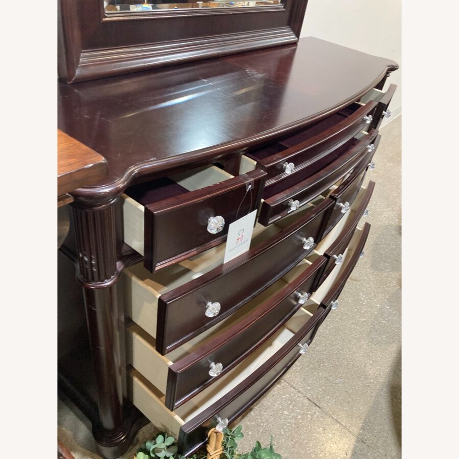 Grandeur 10-Drawer Dresser - image-5