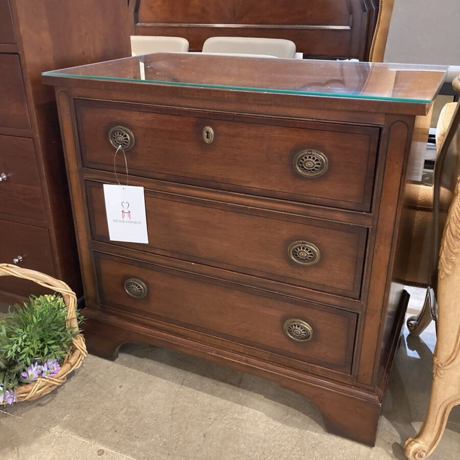 Mahogany 3-Drawer Glass W Glass Top Dresser - image-2