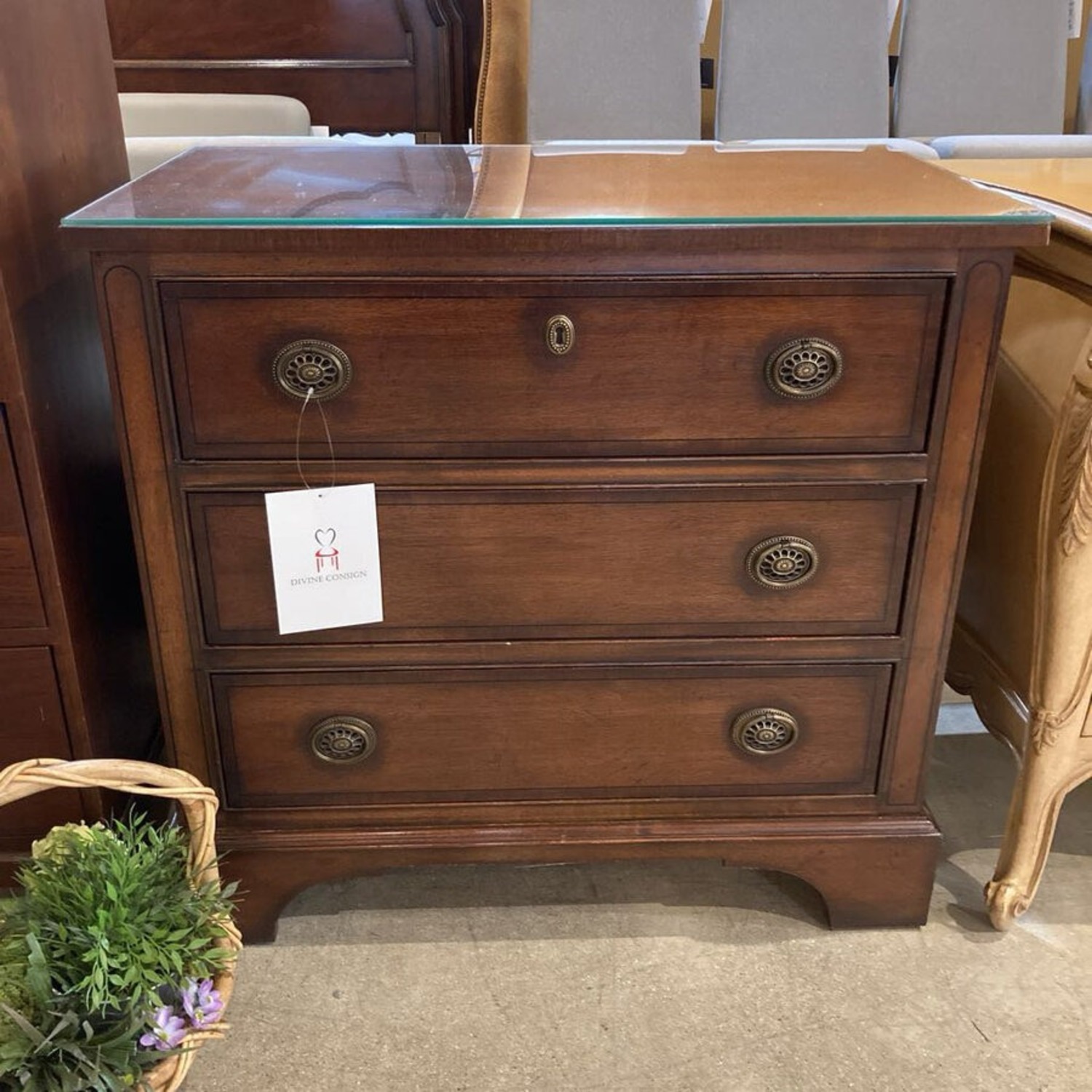 Mahogany 3-Drawer Glass W Glass Top Dresser - image-3