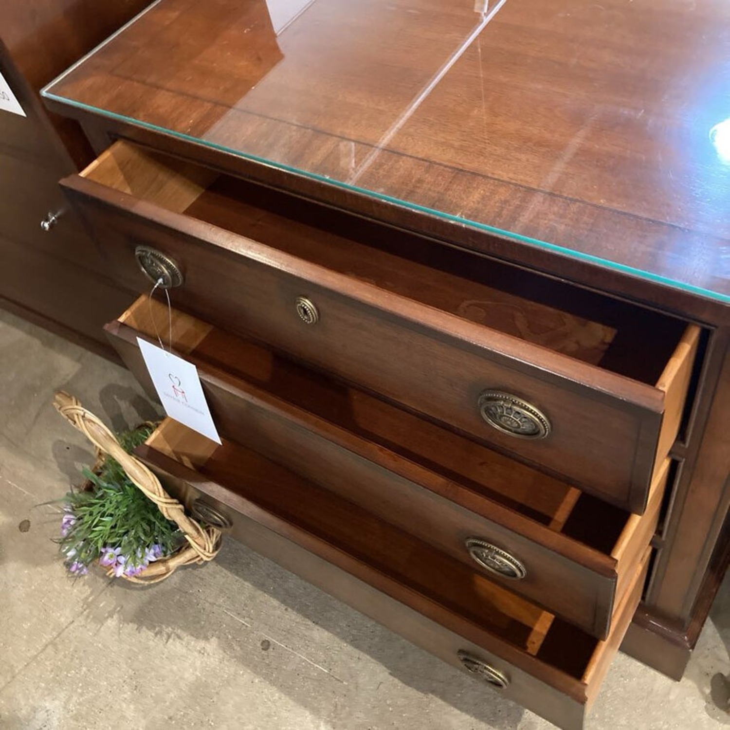 Mahogany 3-Drawer Glass W Glass Top Dresser - image-8