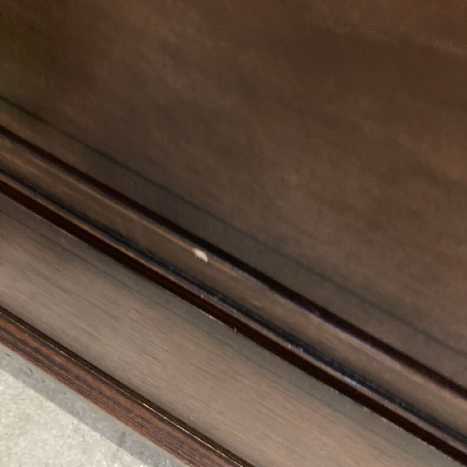 Mahogany 3-Drawer Glass W Glass Top Dresser - image-13