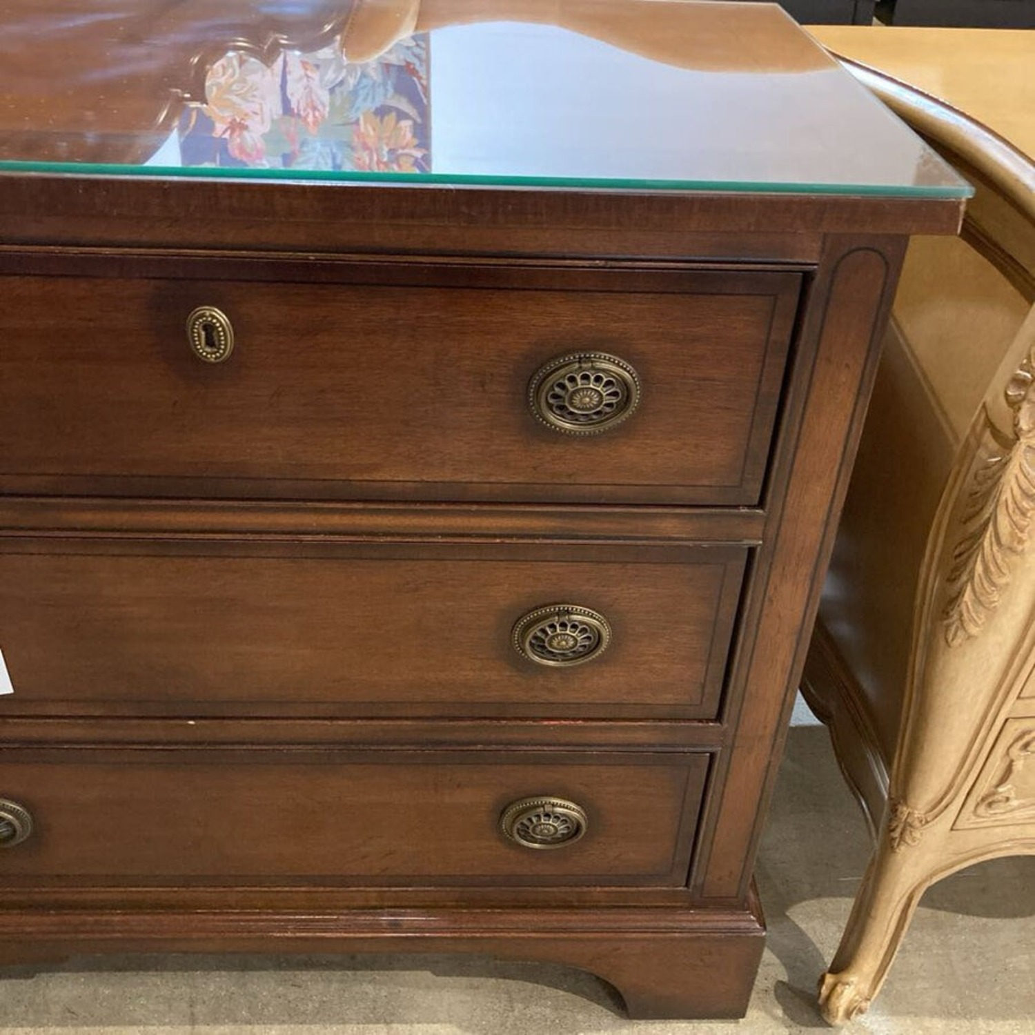 Mahogany 3-Drawer Glass W Glass Top Dresser - image-14