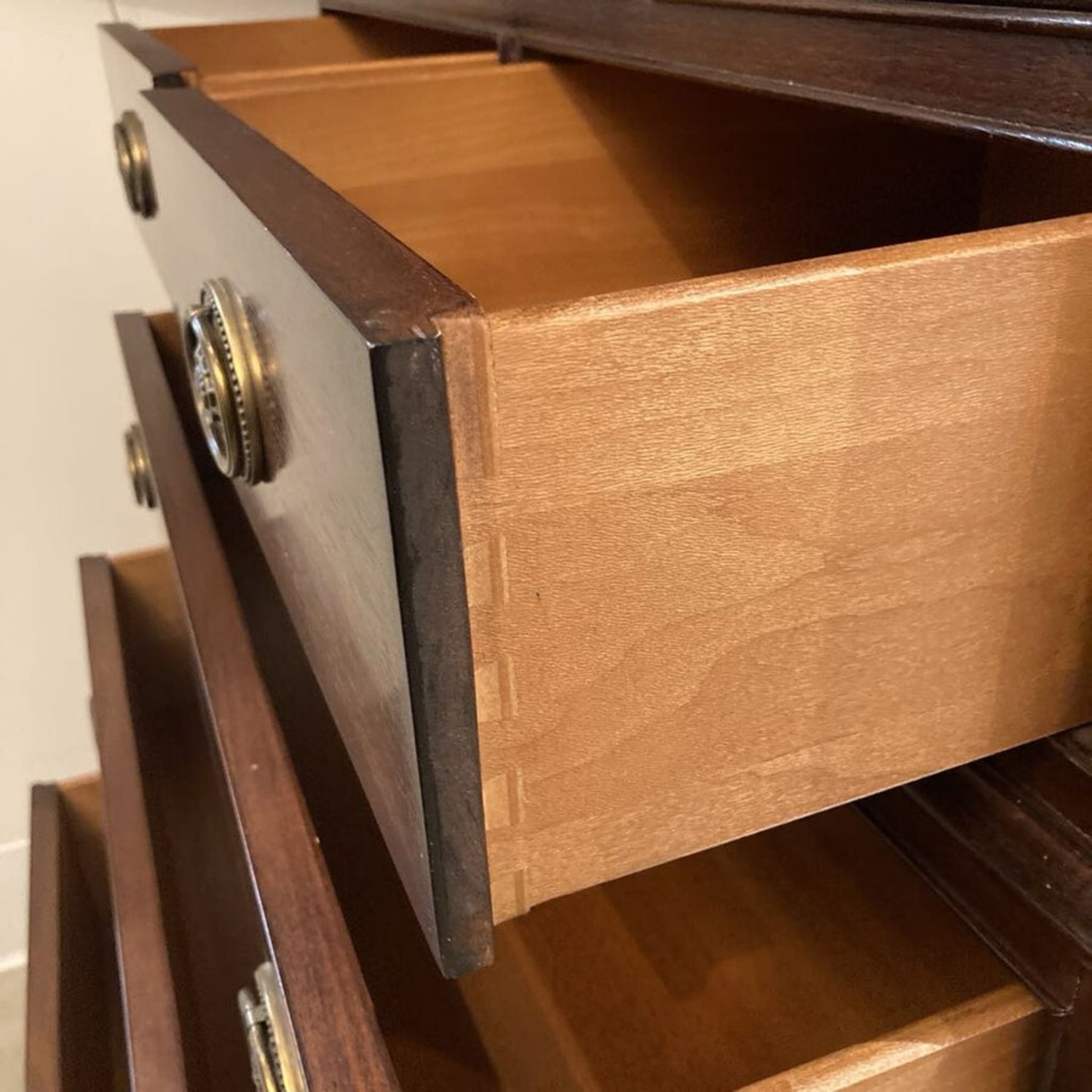 Georgian Style Mahogany Armoire Furniture - image-12