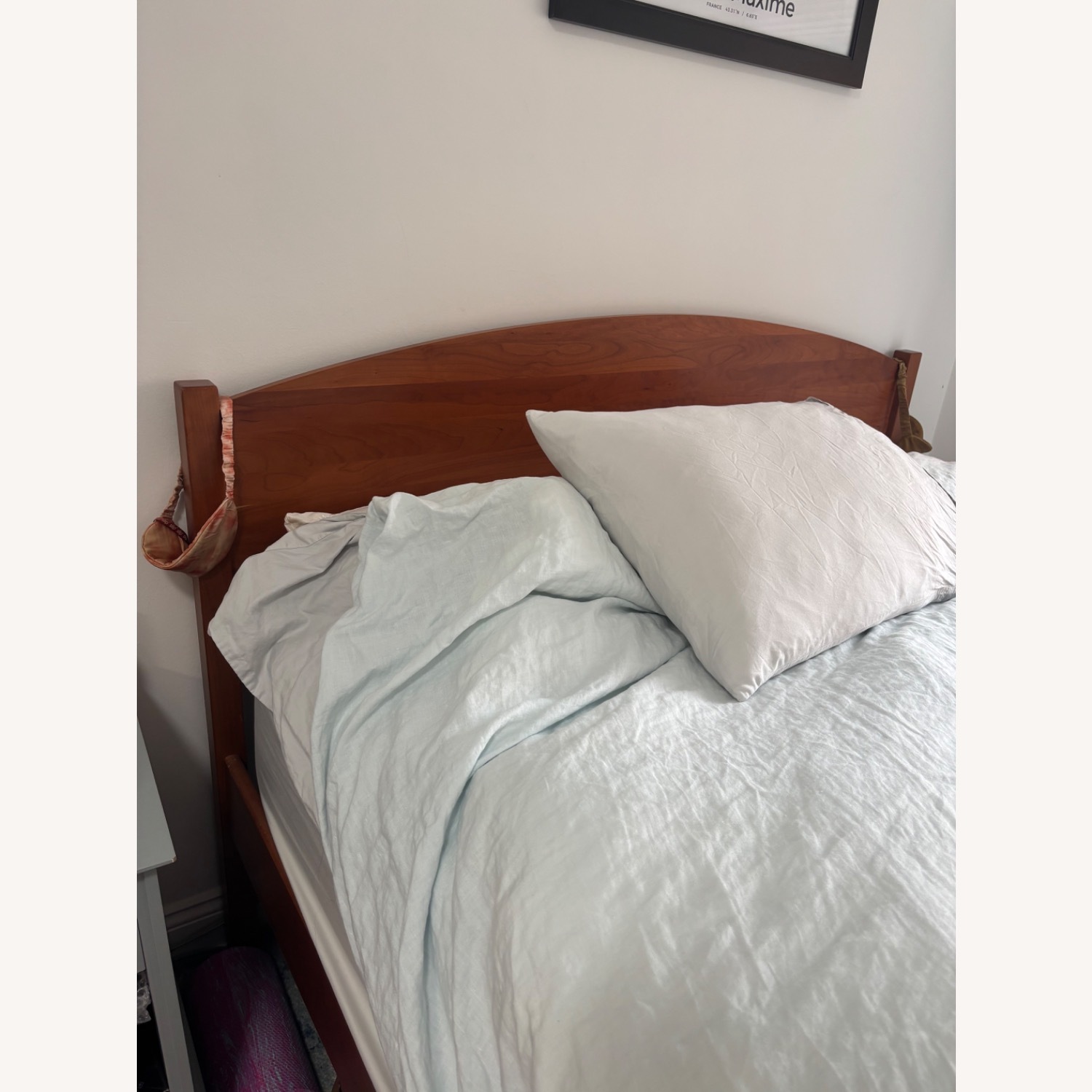 Circle Furniture 100% Cherry Queen Bed - image-3