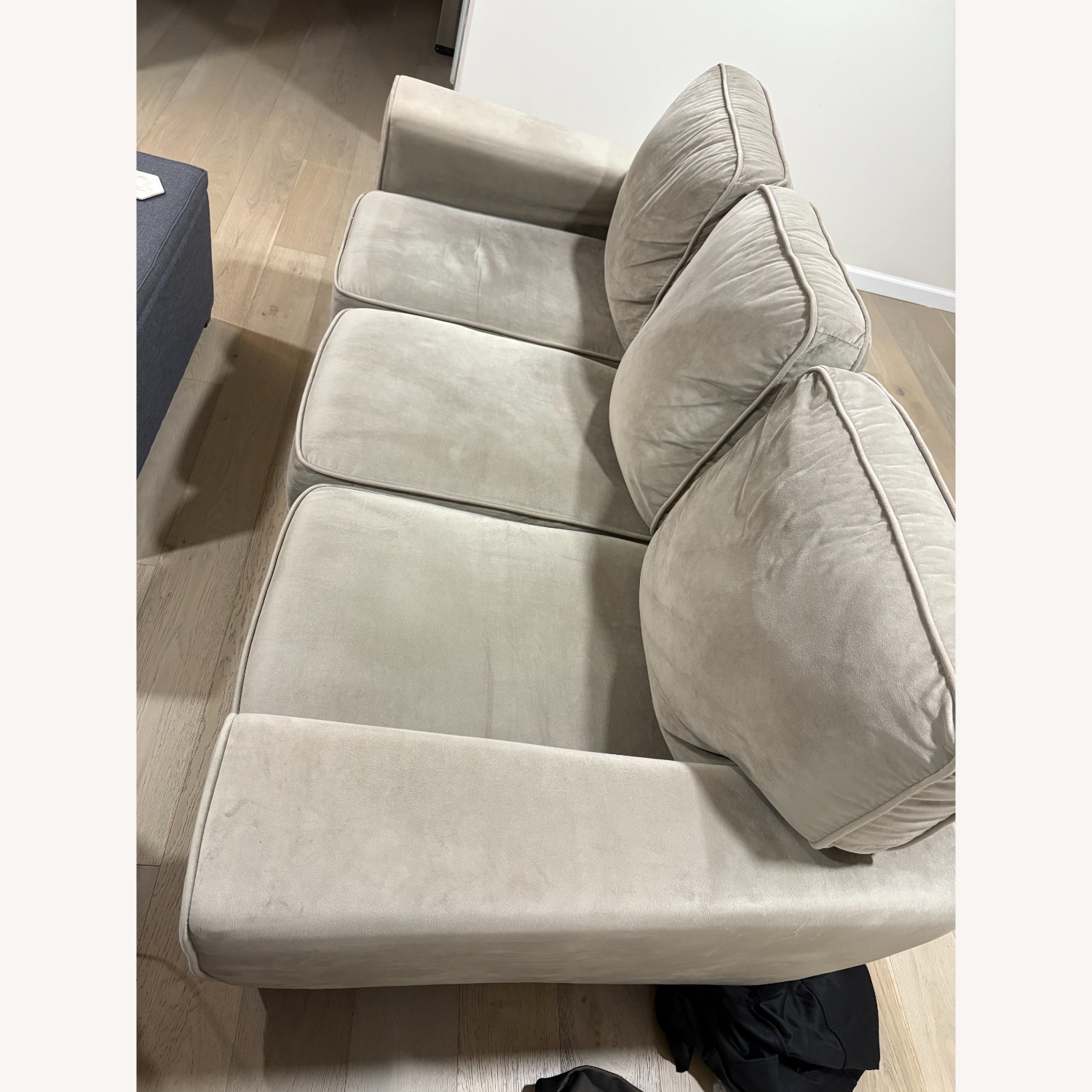 Bob's Discount Furniture Natural 3+ Seater Sofa - image-3