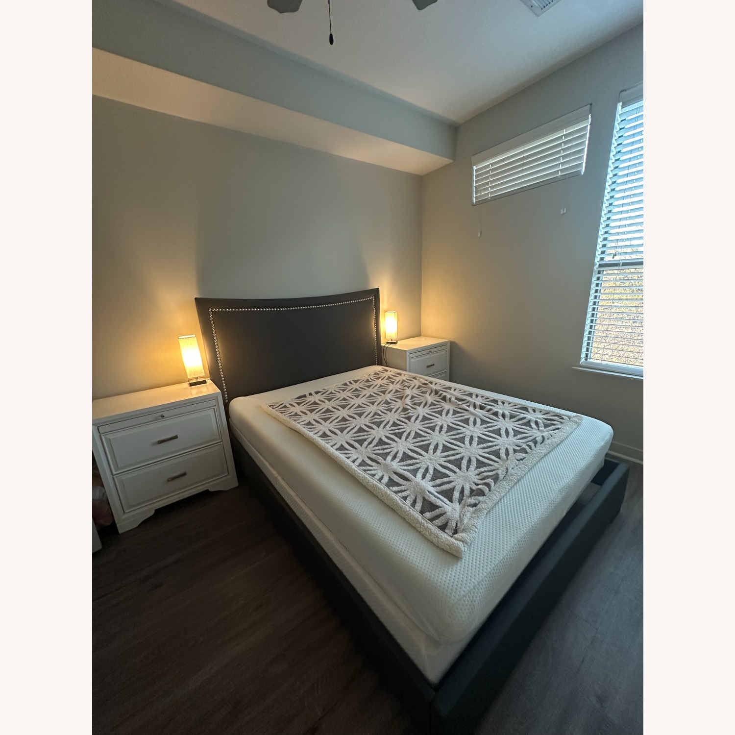 Rooms To Go Belcourt Dark Gray Queen Bed - image-1