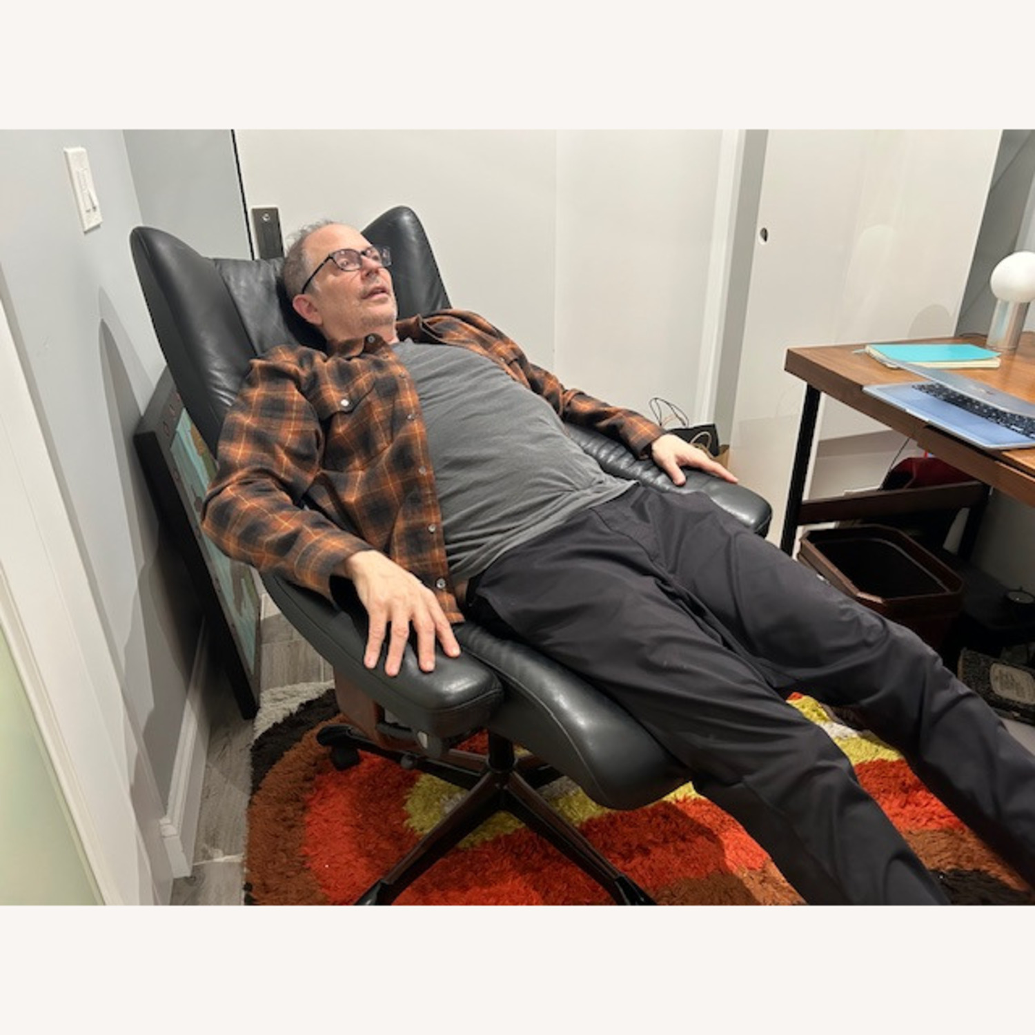 Jensen - Lewis Stressless Recliner - image-5