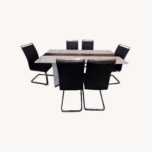 Used Amazon Baysitone Dining Set for sale on AptDeco