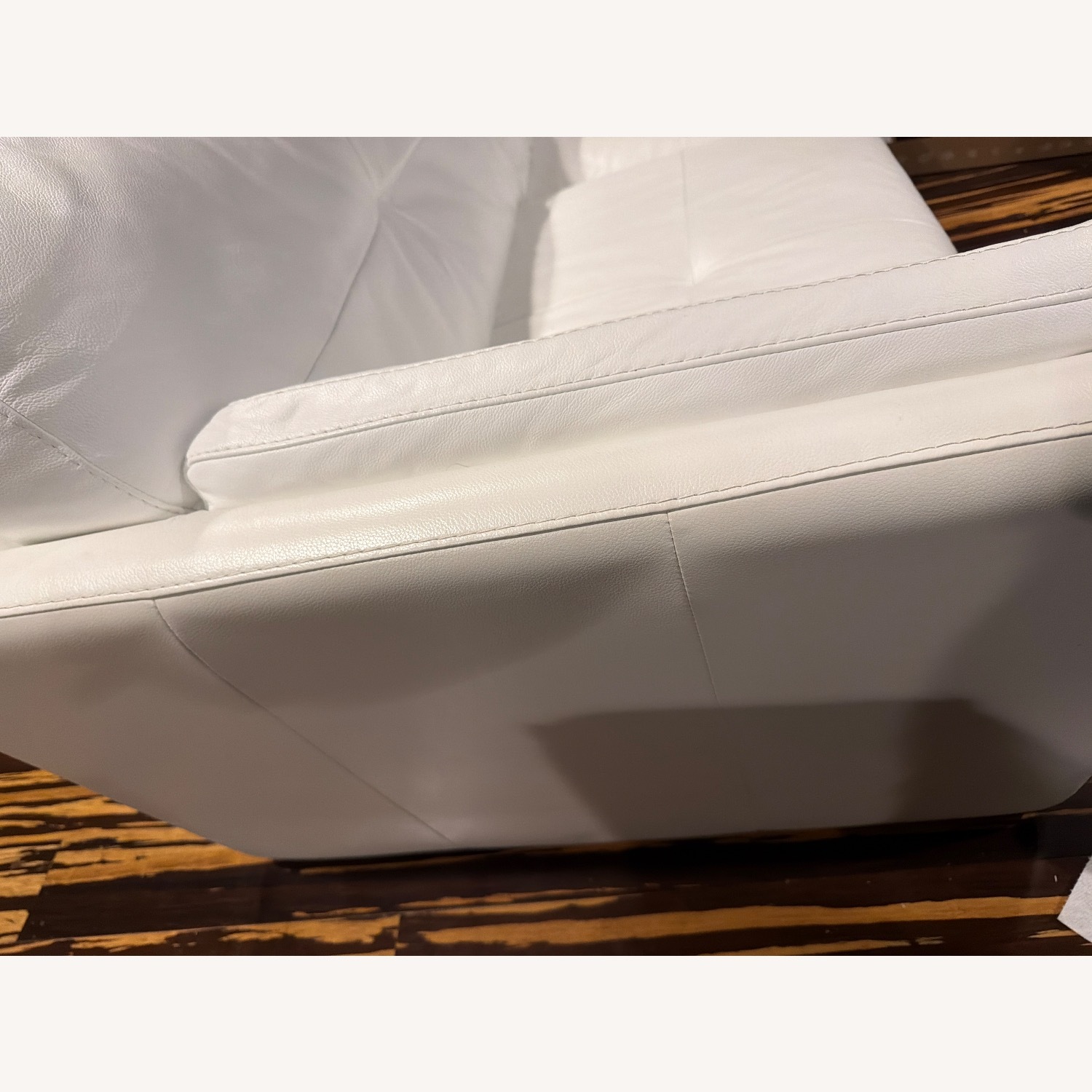 Raymour & Flanigan White Leather 3+ Seater Sofa - image-2