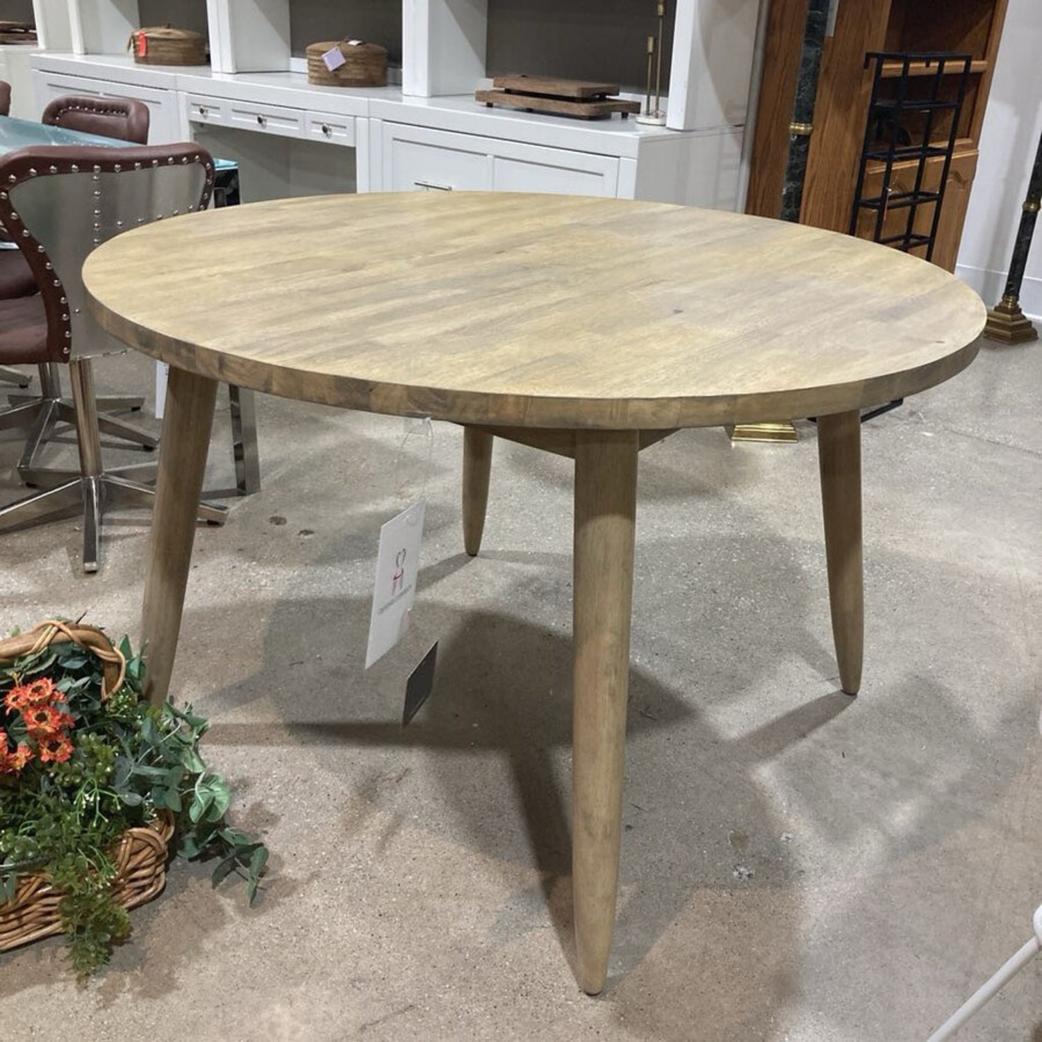Round Wood Tapered Legs Dining Table - image-2