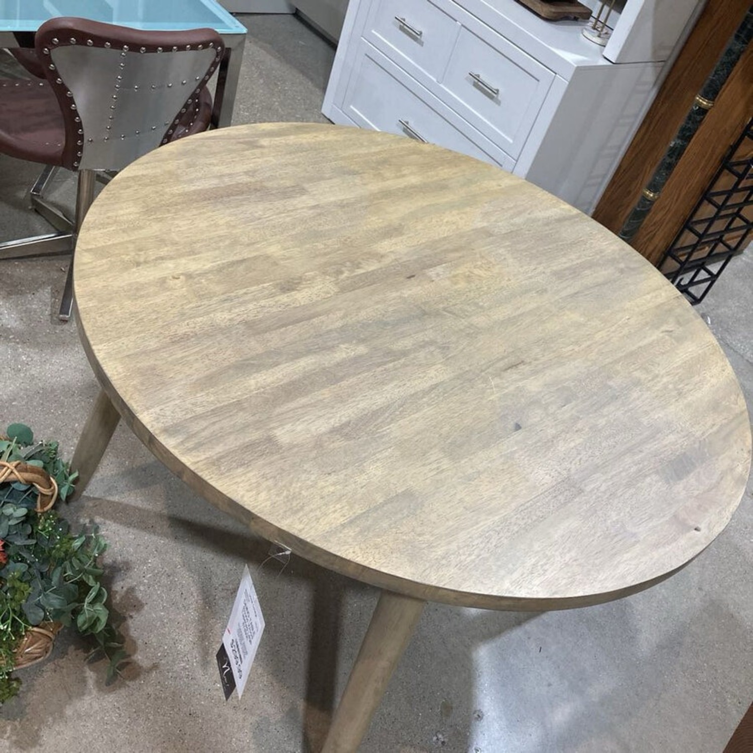 Round Wood Tapered Legs Dining Table - image-4