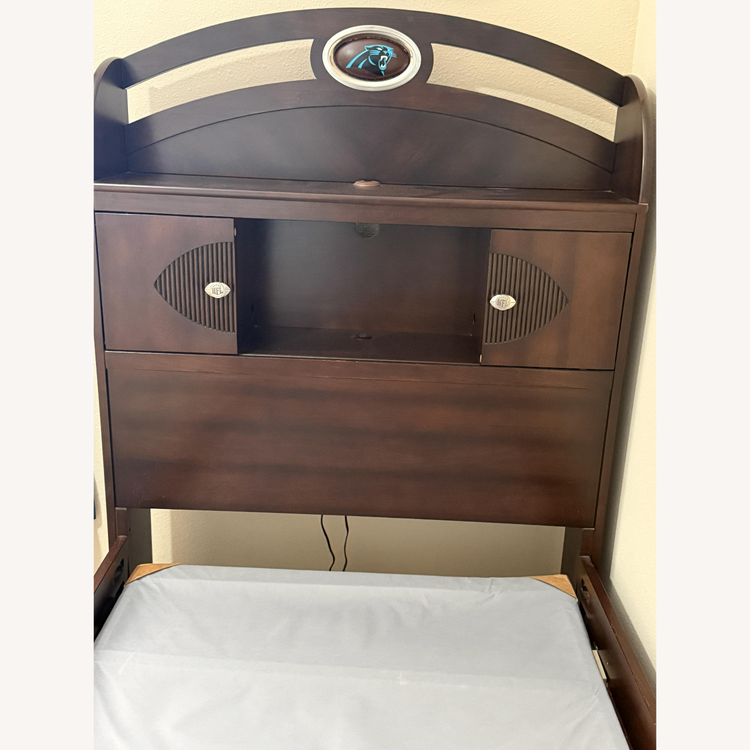 Rooms To Go Dark Brown Wood Daybed - image-2