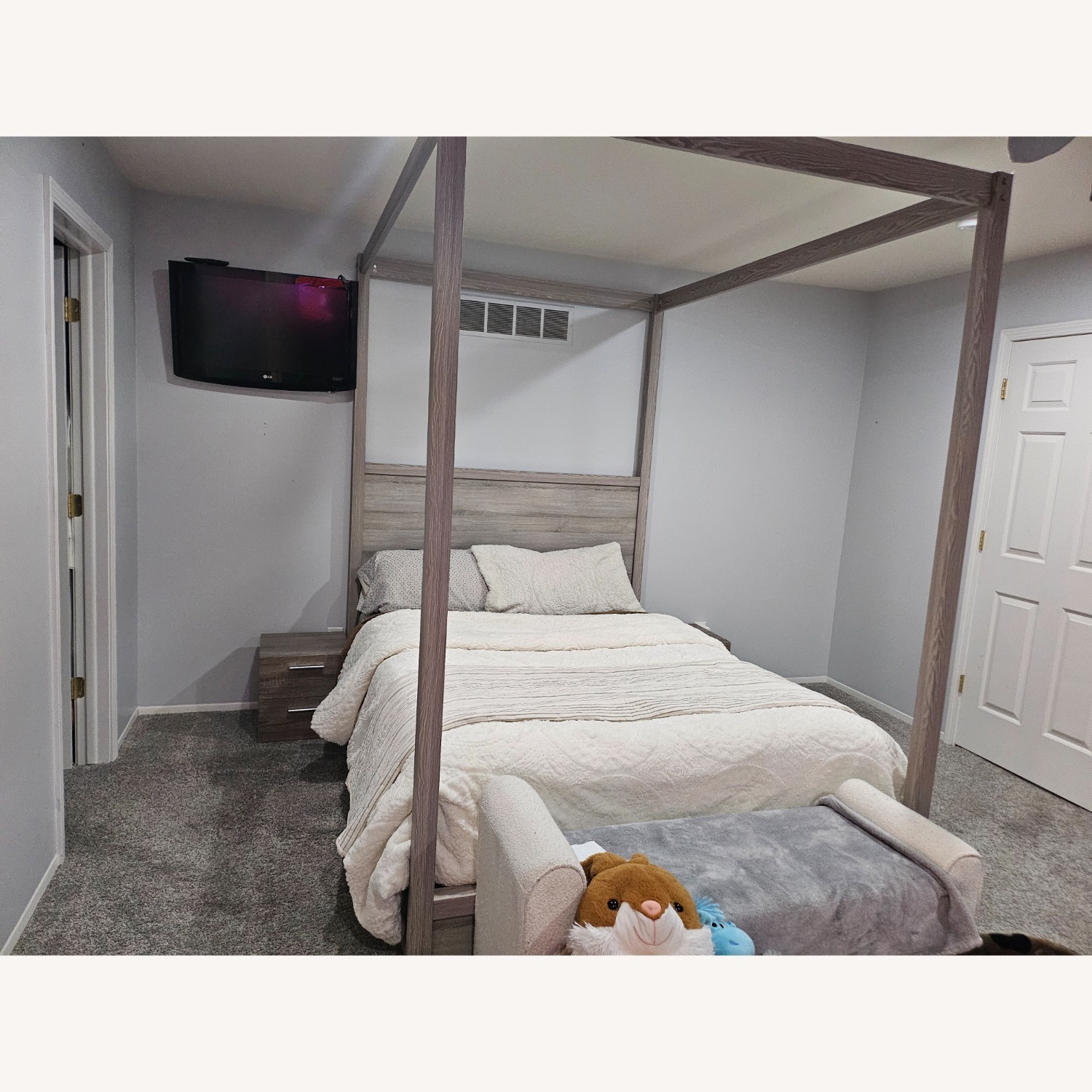 Light Gray Wood Queen Bed - image-7