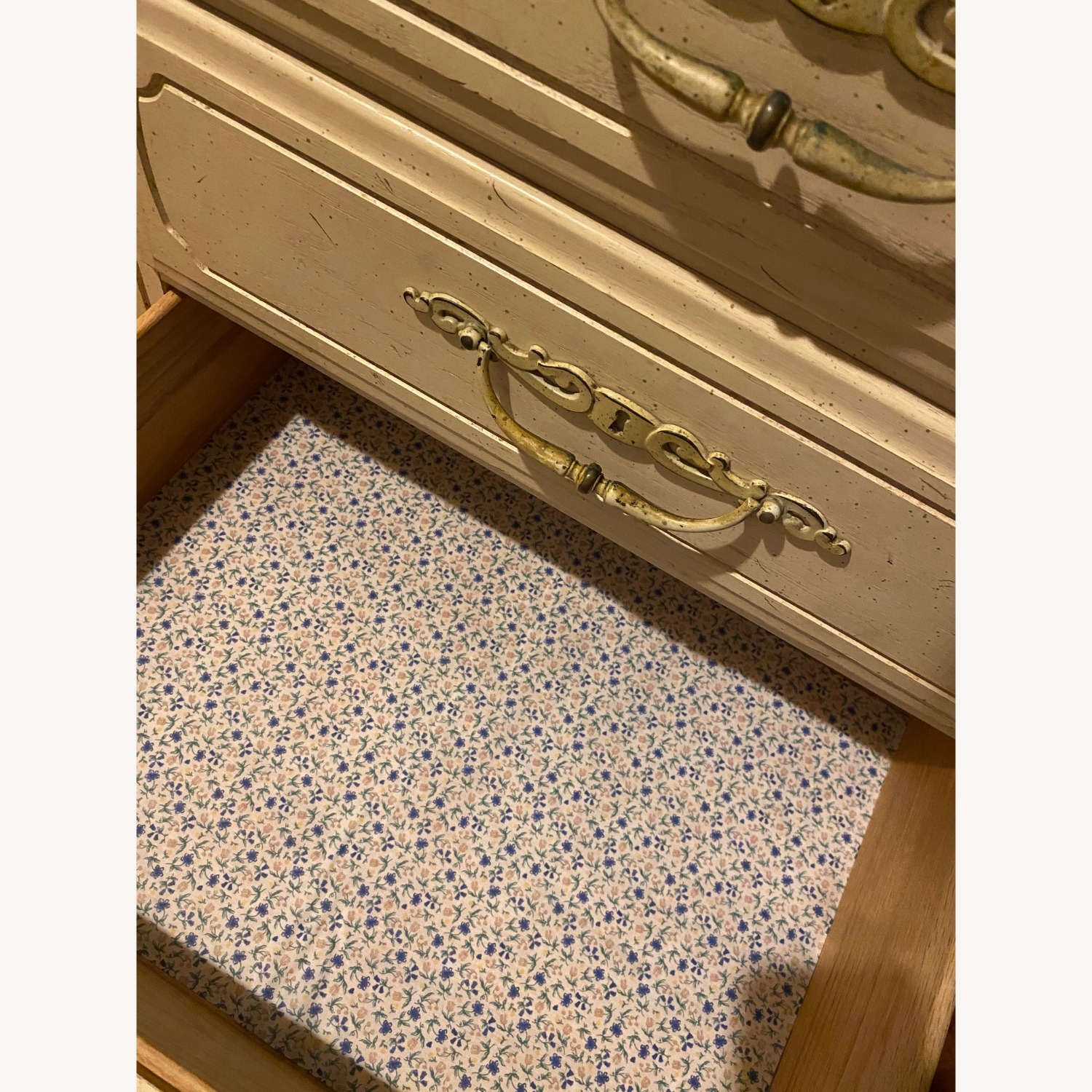 Charming Vintage Desk With Hutch - image-8