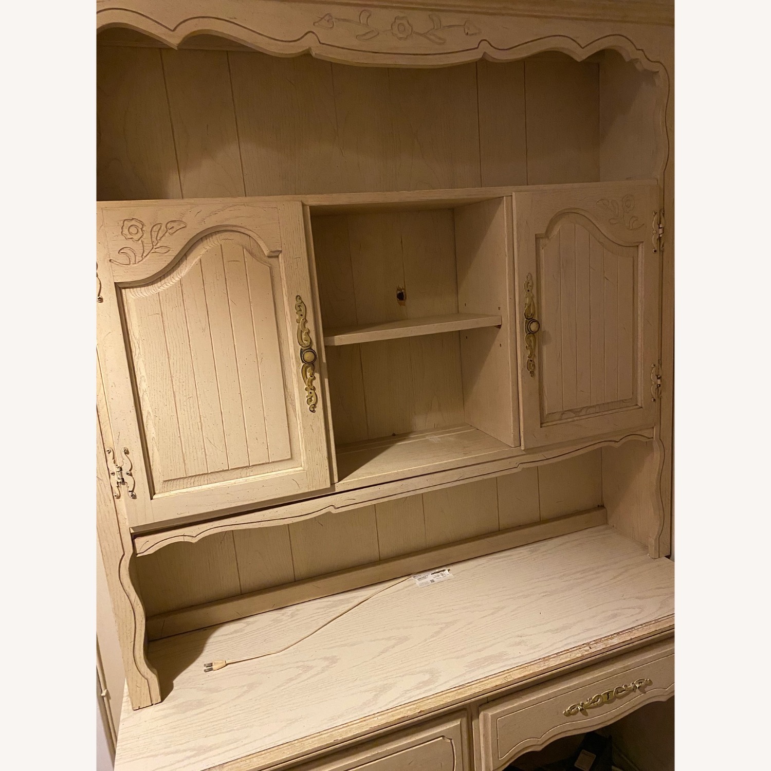 Charming Vintage Desk With Hutch - image-6