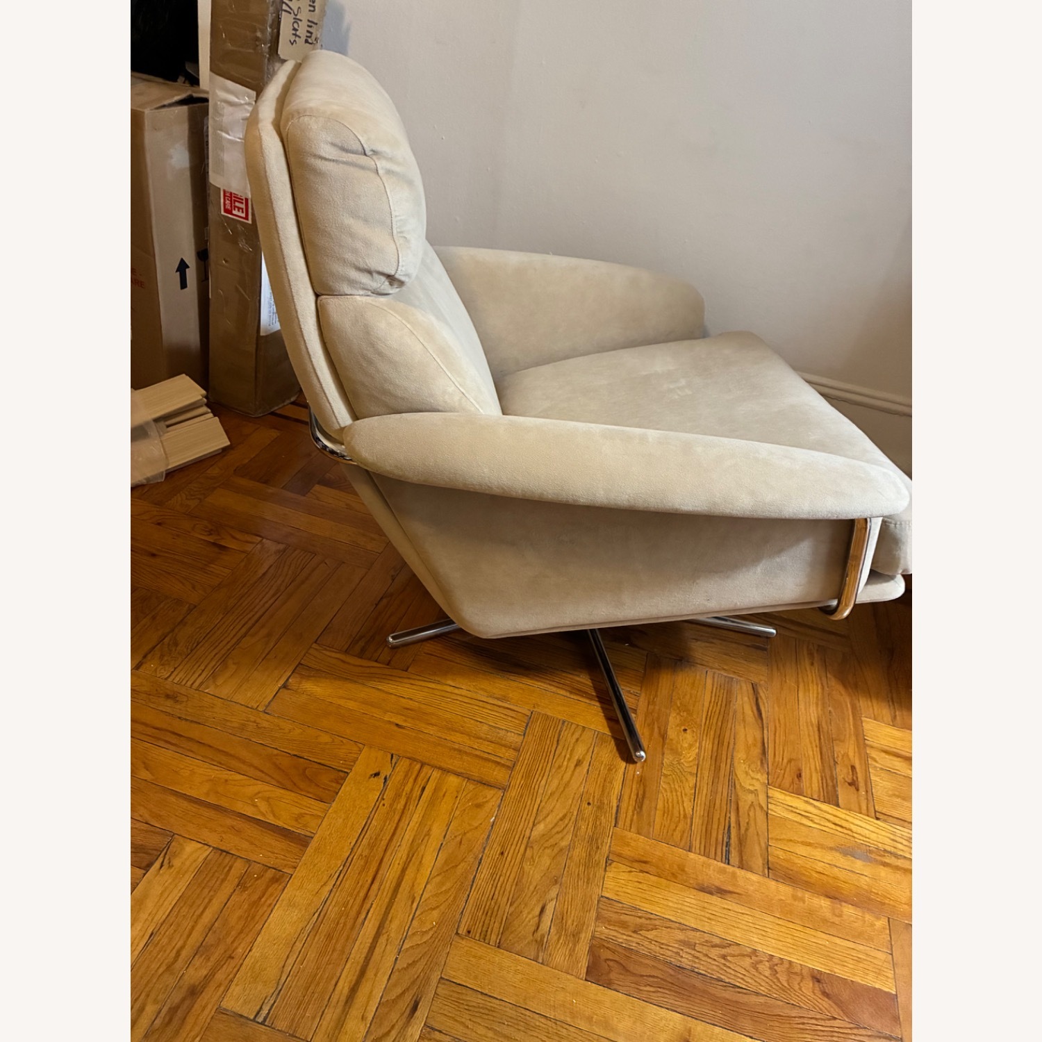 Kristoff Swivel Chair  - image-3