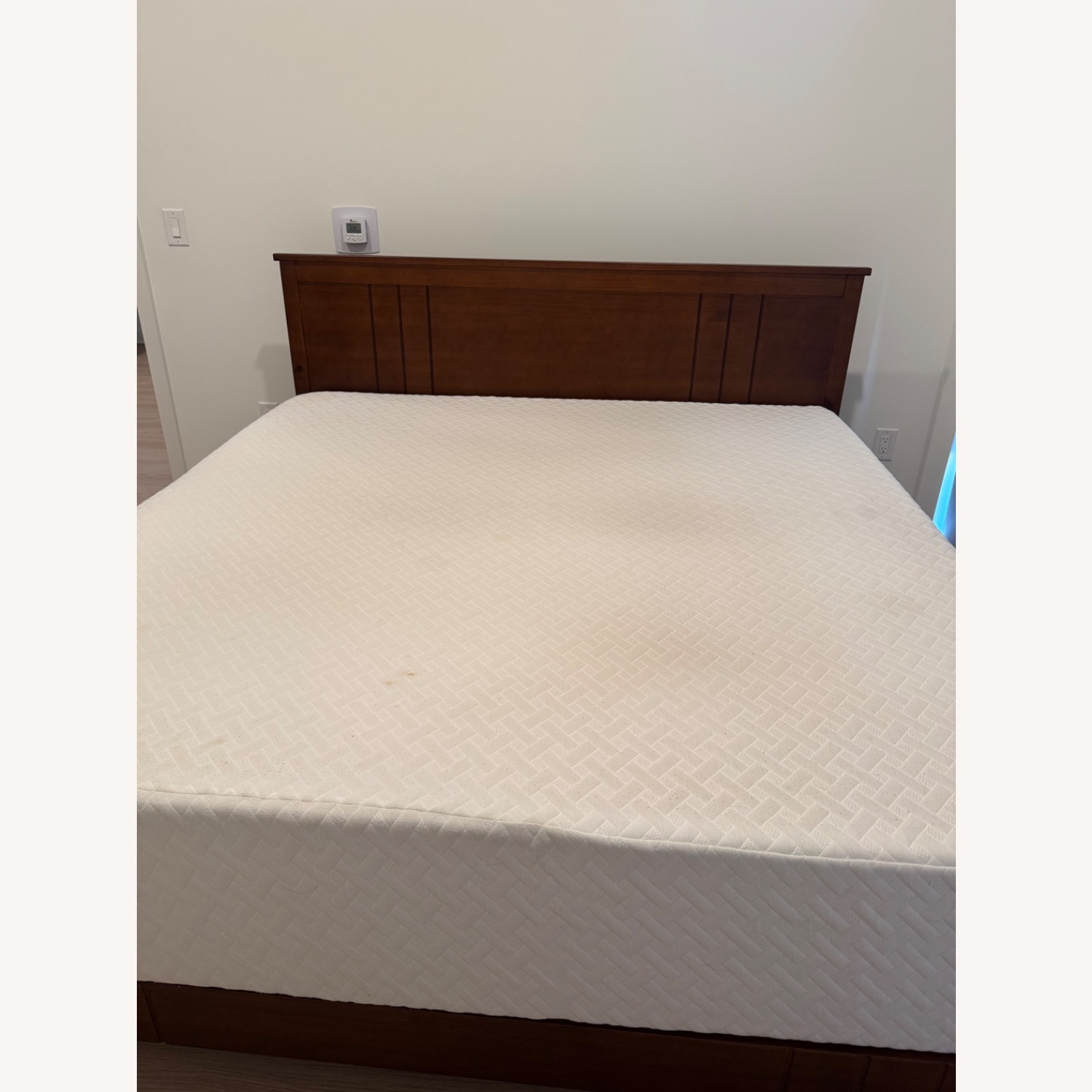 Wayfair Dark Brown Wood King Bed - image-3