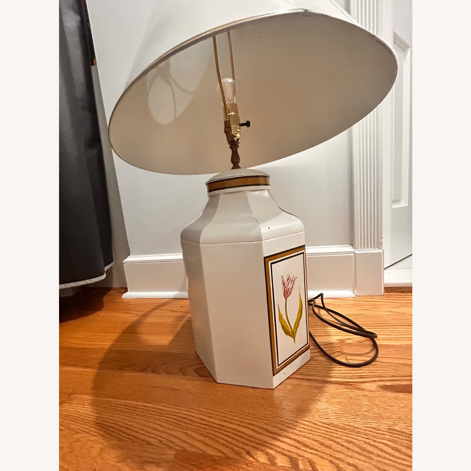 Vintage Hand Painted White Metal Table Lamp - image-6