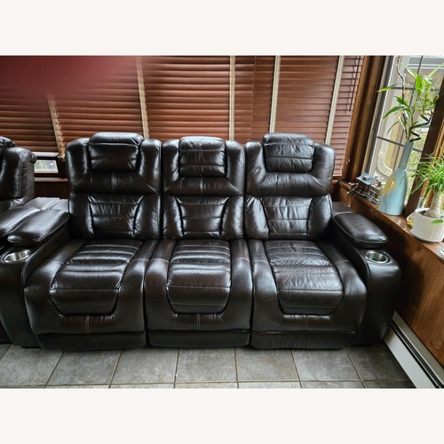 Used Raymour & Flanigan Orthello Dual Power Sofa for sale on AptDeco