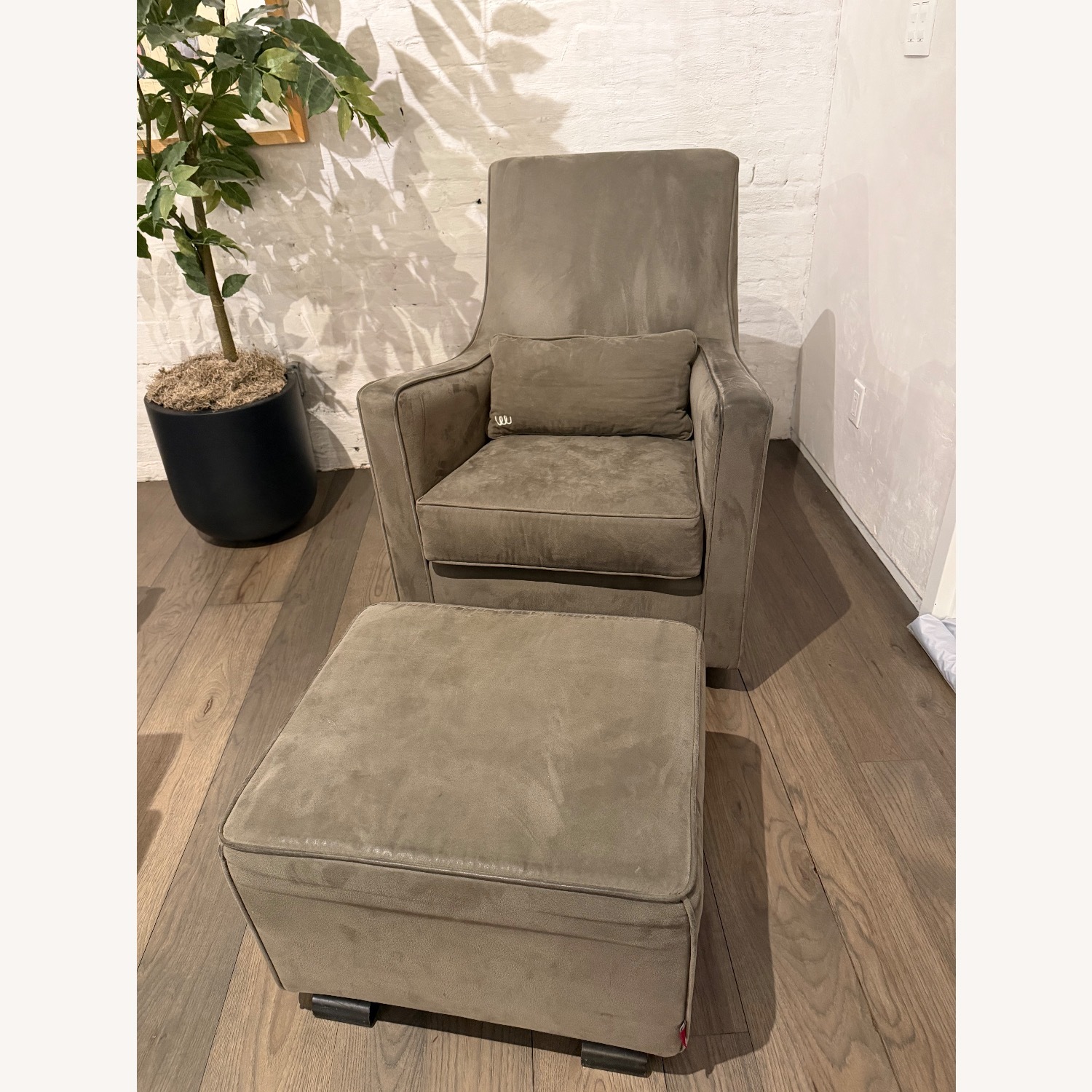 Monte Design Luca Dark Gray Glider &  Ottoman - image-9