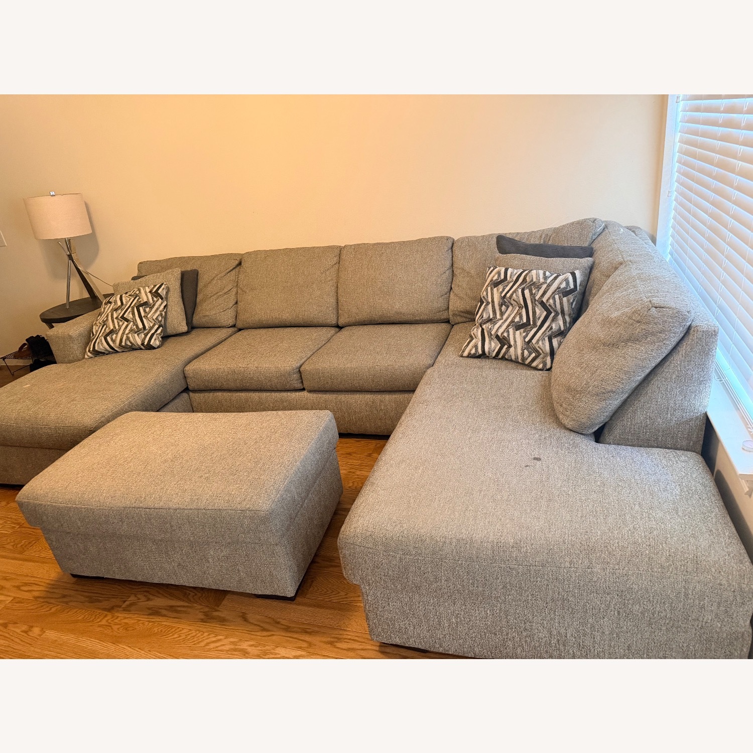 Rooms To Go Sutterfield 2 Pc Sectional - image-1