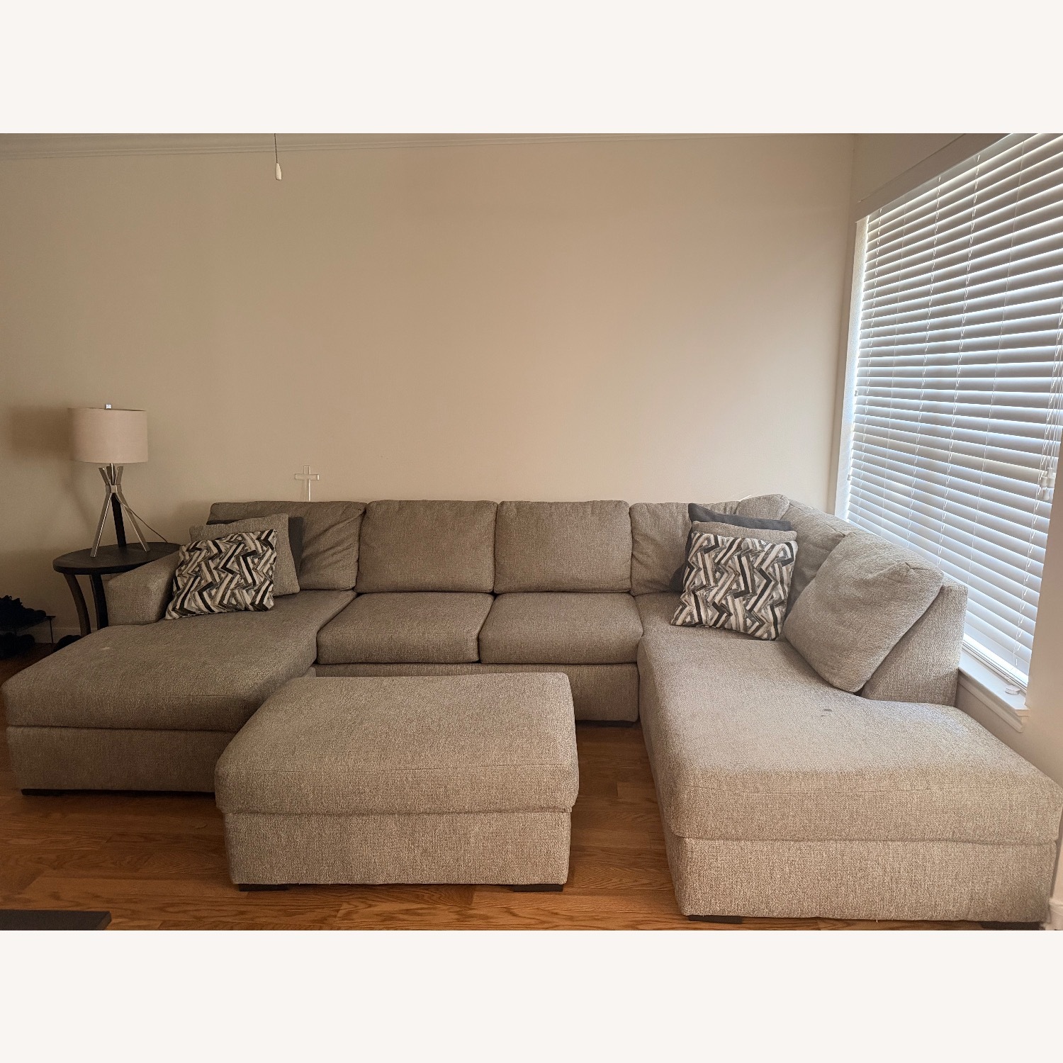 Rooms To Go Sutterfield 2 Pc Sectional - image-2