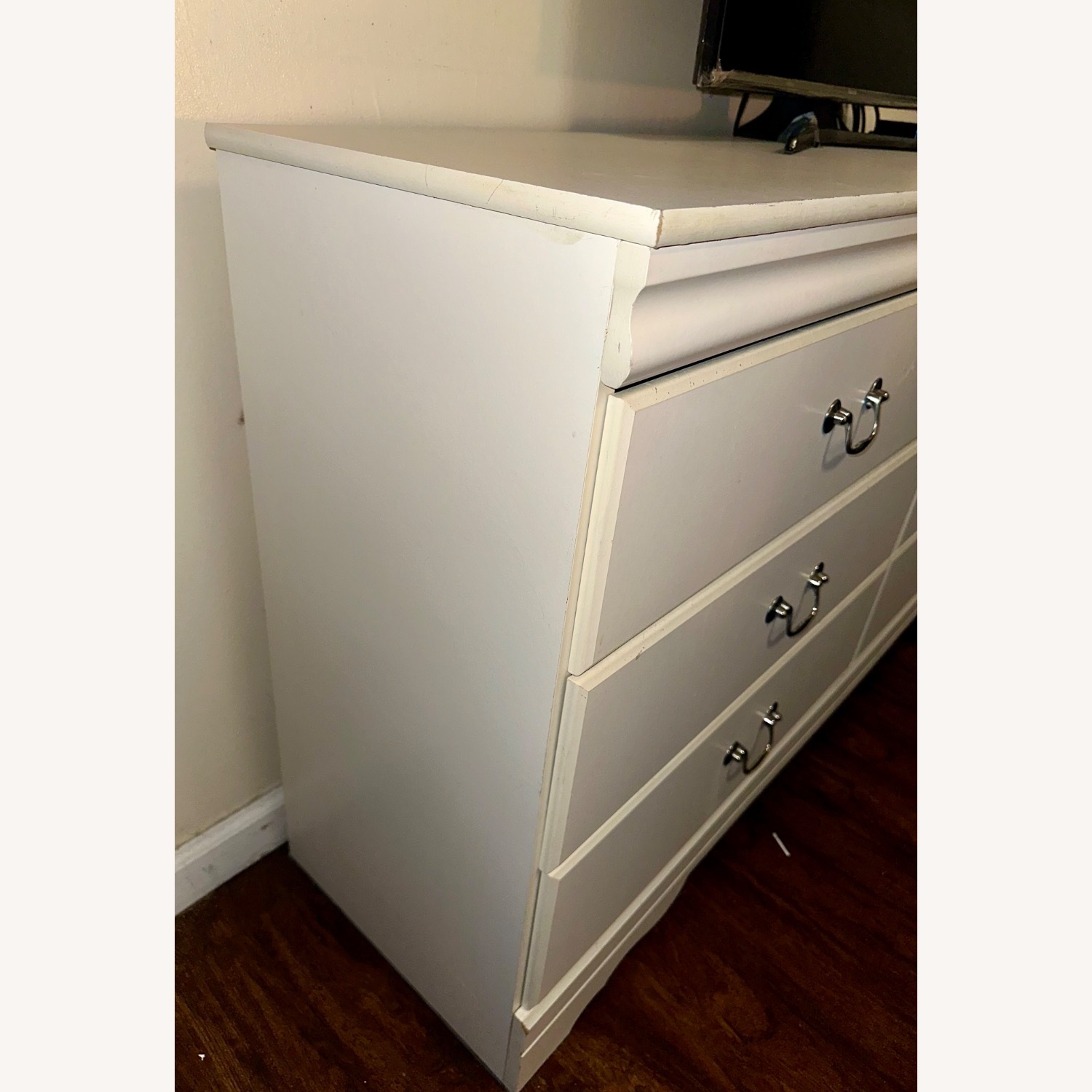 Raymour & Flanigan Anarasia White Dresser - image-2