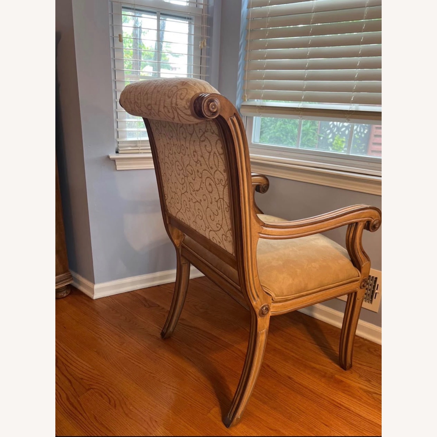 Kreiss Stone Dining Set - image-9