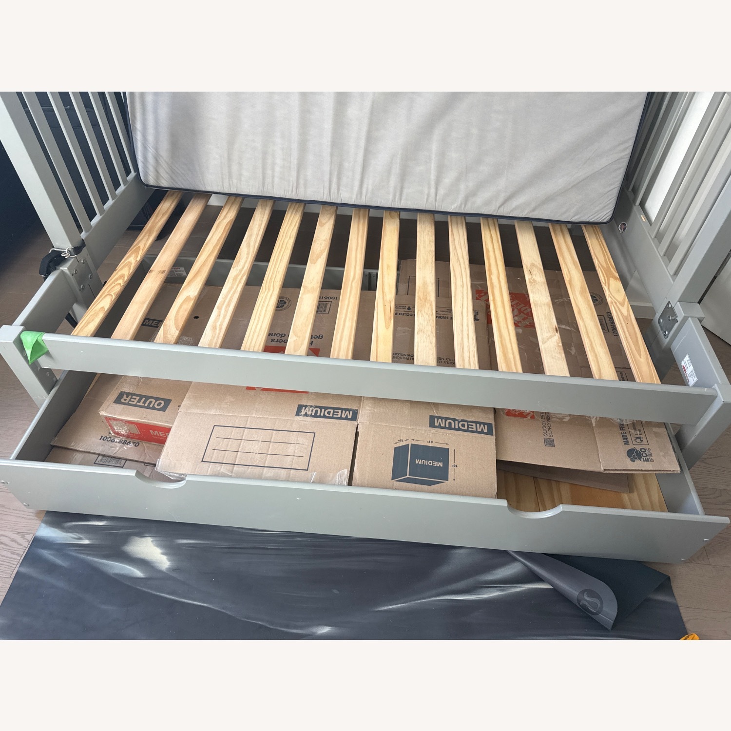 Light Gray Wood Full Bed - image-4