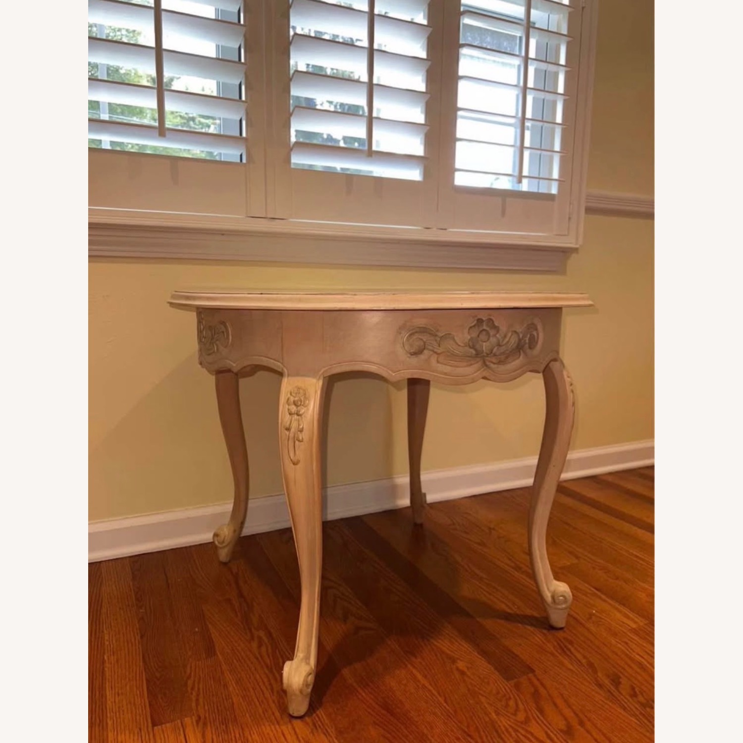 French-Style Round Side Table - image-8