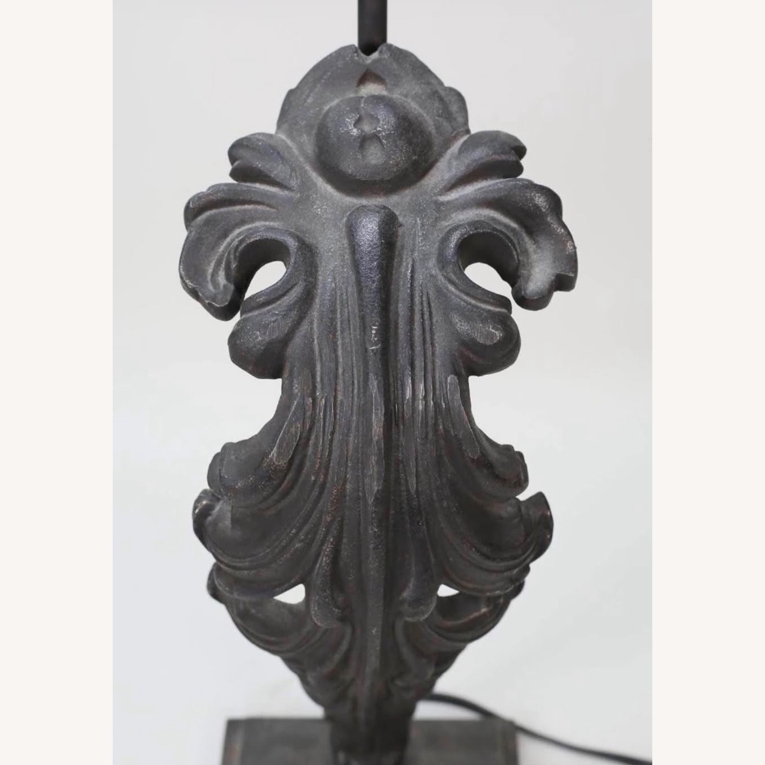 RH Cast Metal Acanthus Leaf Table Lamp - image-4