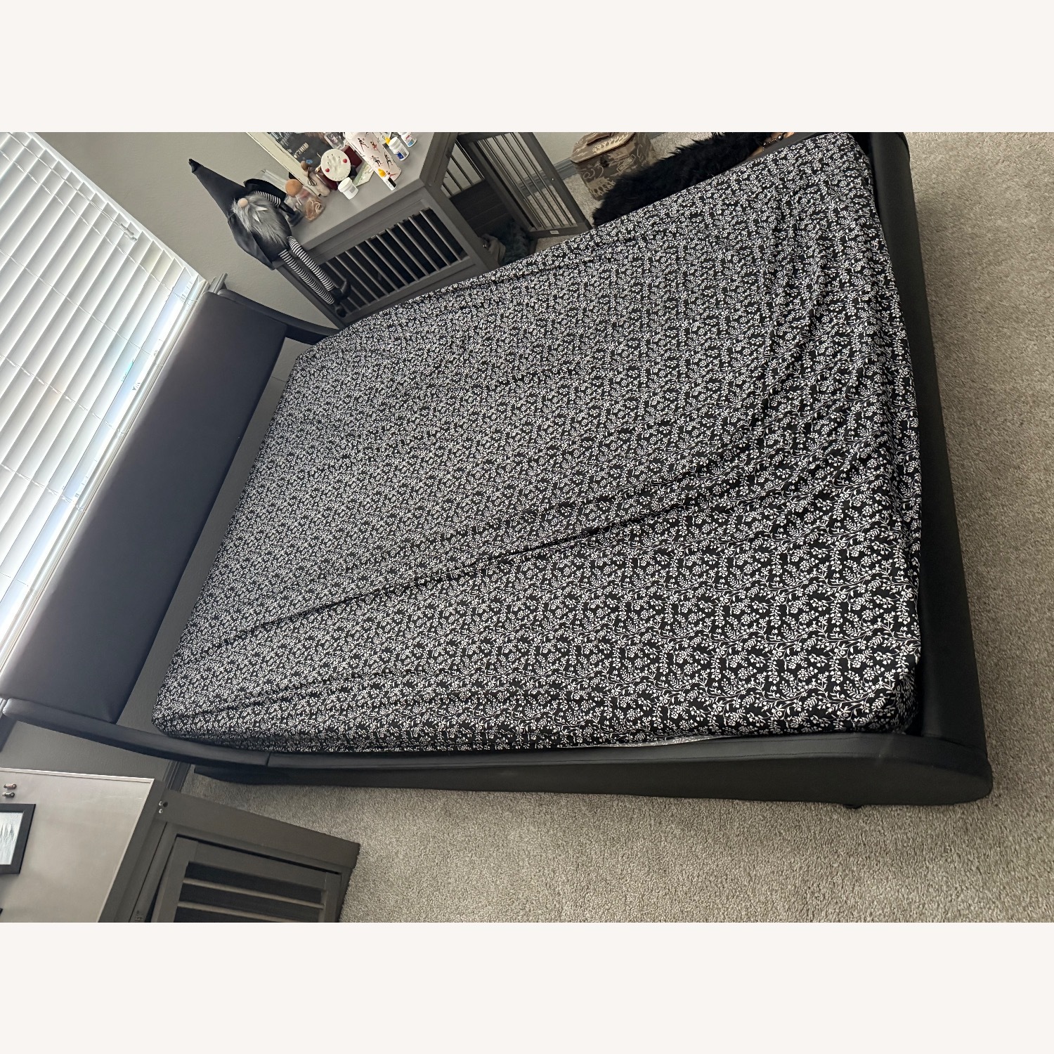 Black Faux Leather Queen Bed - image-2