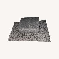 5x8" Chic Leopard Area Rug