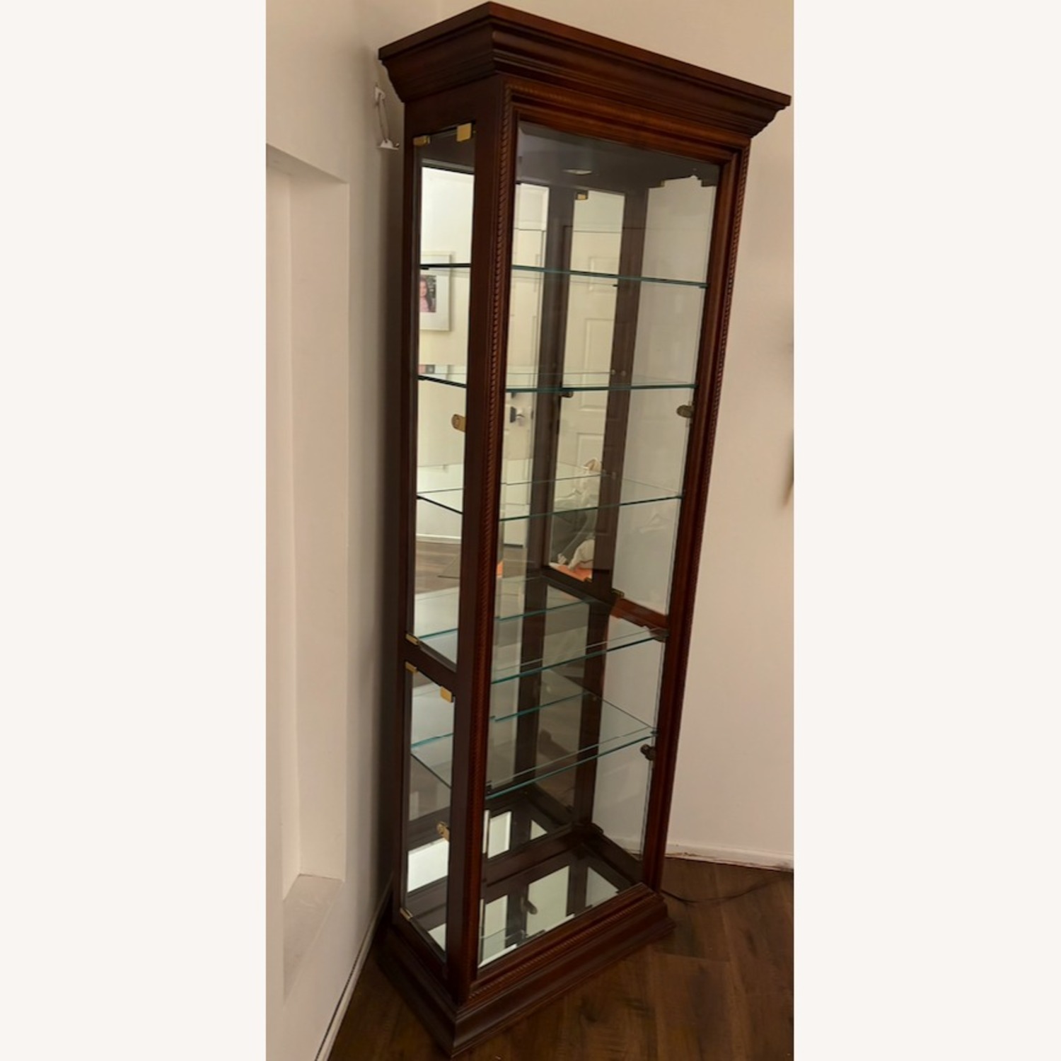 Pulaski Side Entry Curio with Glass Shelves - image-3
