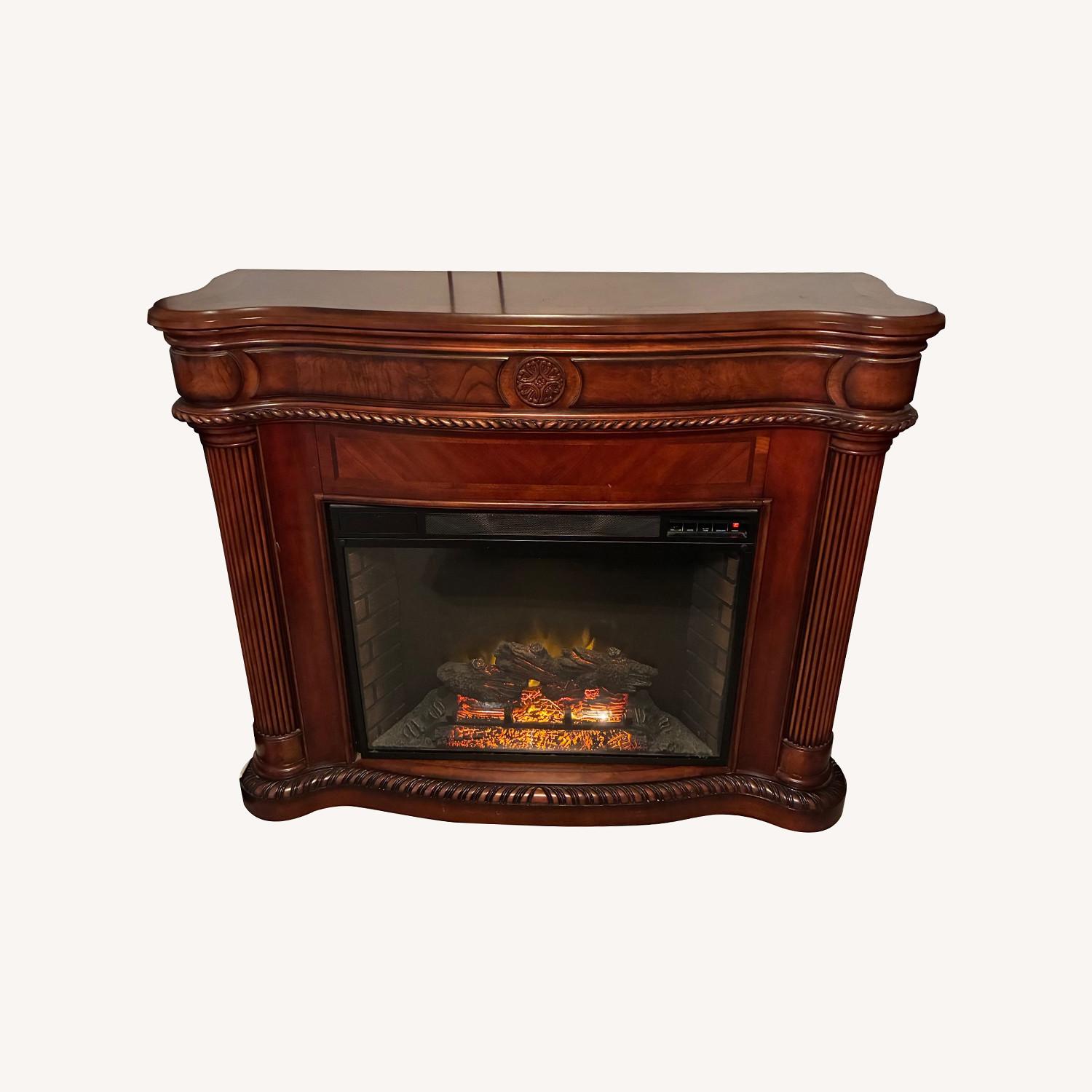 Raymour & Flanigan Fireplace Decor - image-0