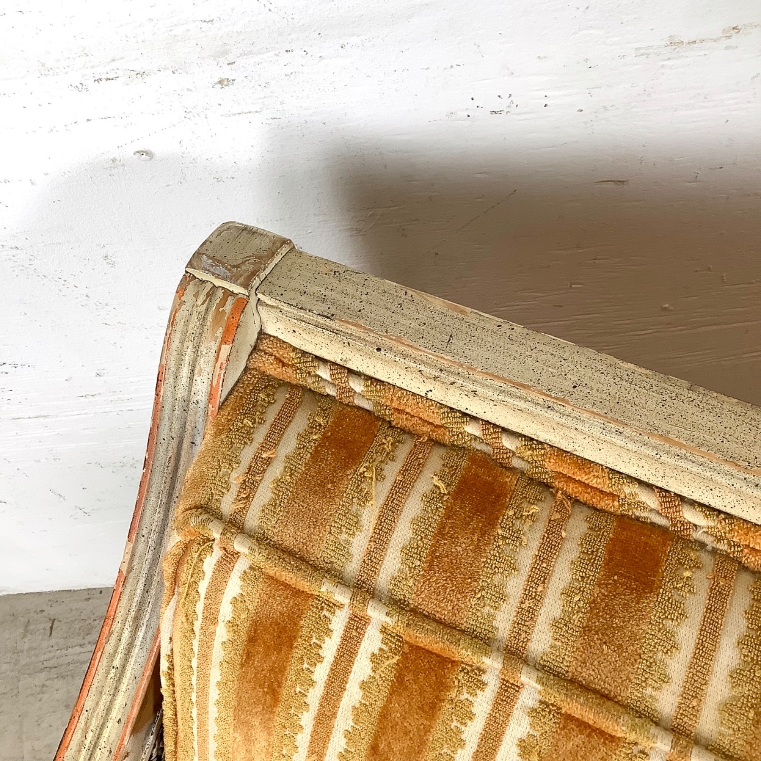 Vintage Louis XVI Style Settee Sofa - image-15