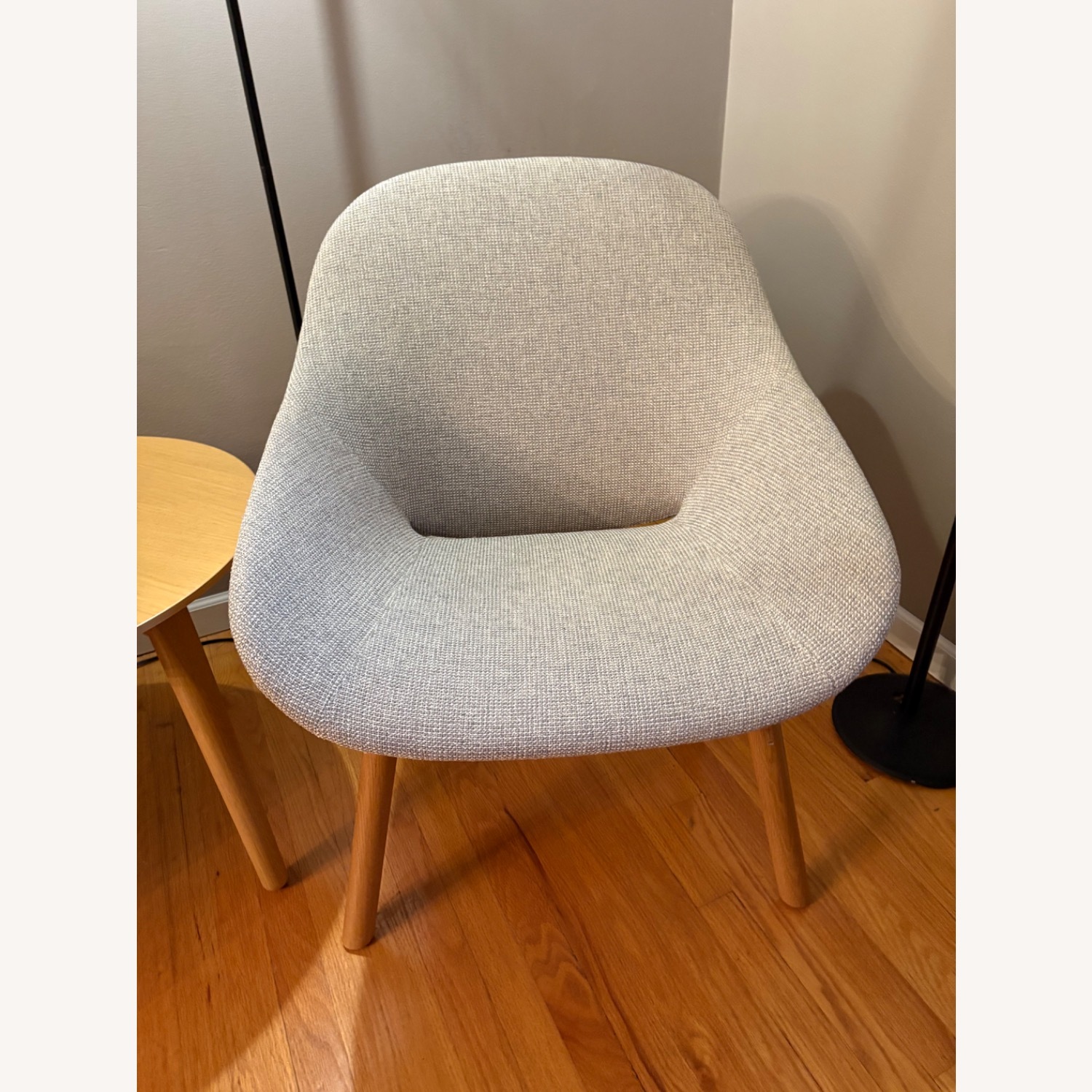 Artifort Beso Lounge Chairs - image-2