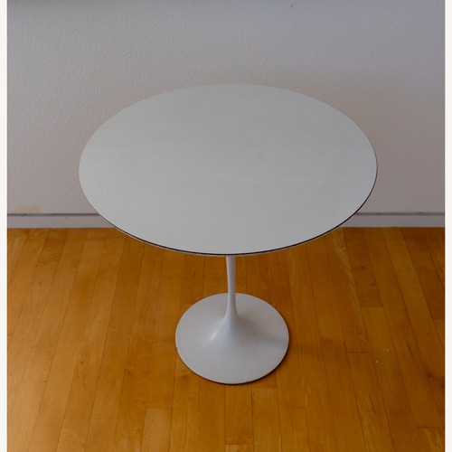 Used Knoll Saarinen Side Table for sale on AptDeco