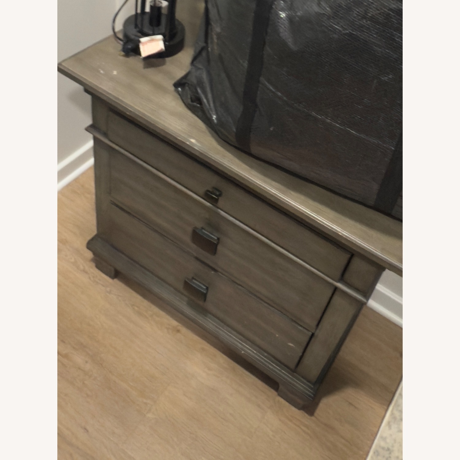 2 Nightstands - image-1