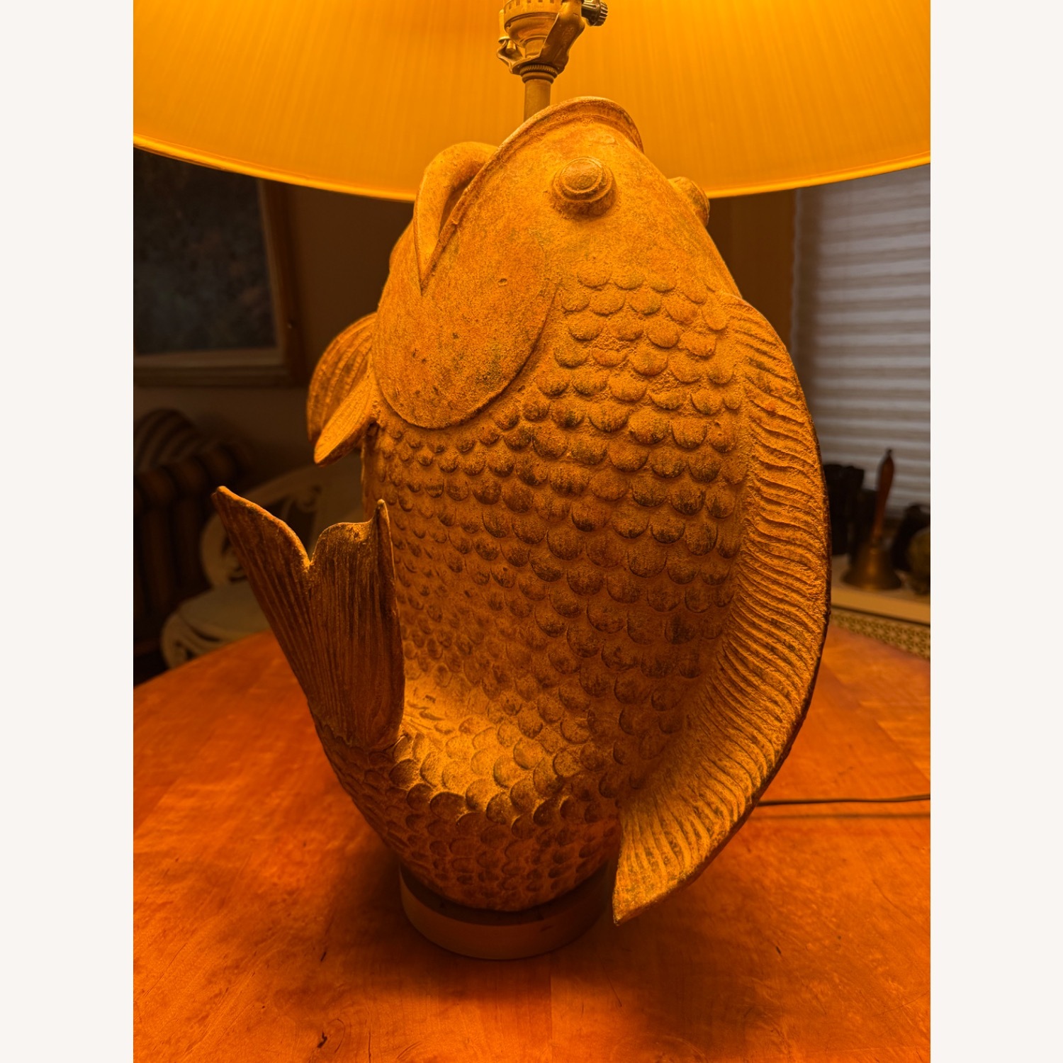 Vintage/Antique Koi Fish bronze metal Table Lamp - image-4