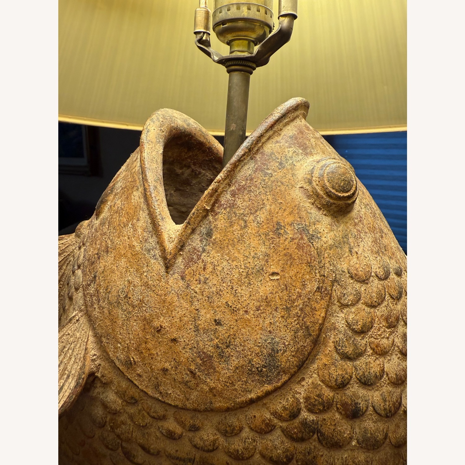 Vintage/Antique Koi Fish bronze metal Table Lamp - image-7