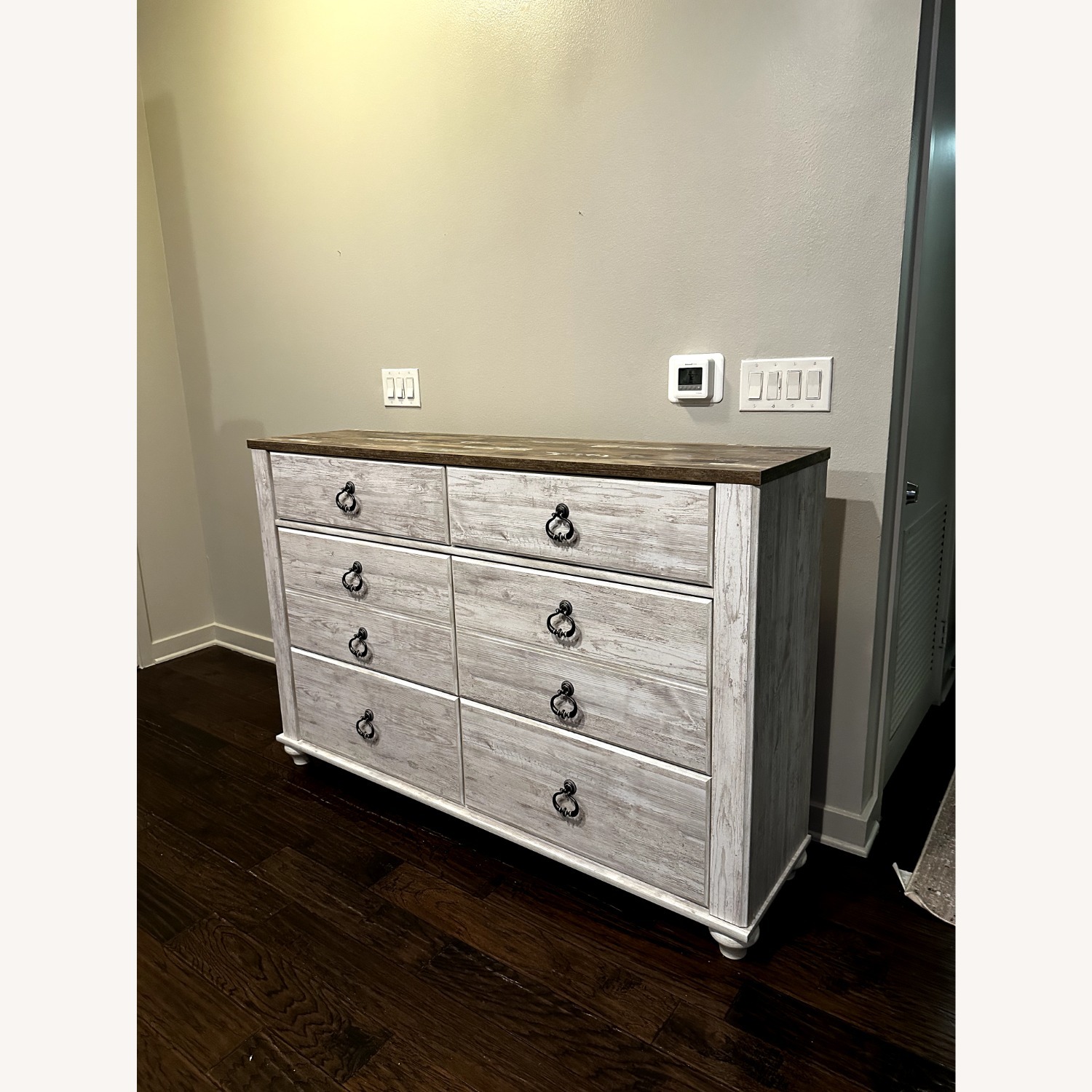 Ashley Willowton 6 Drawer Dresser - image-5