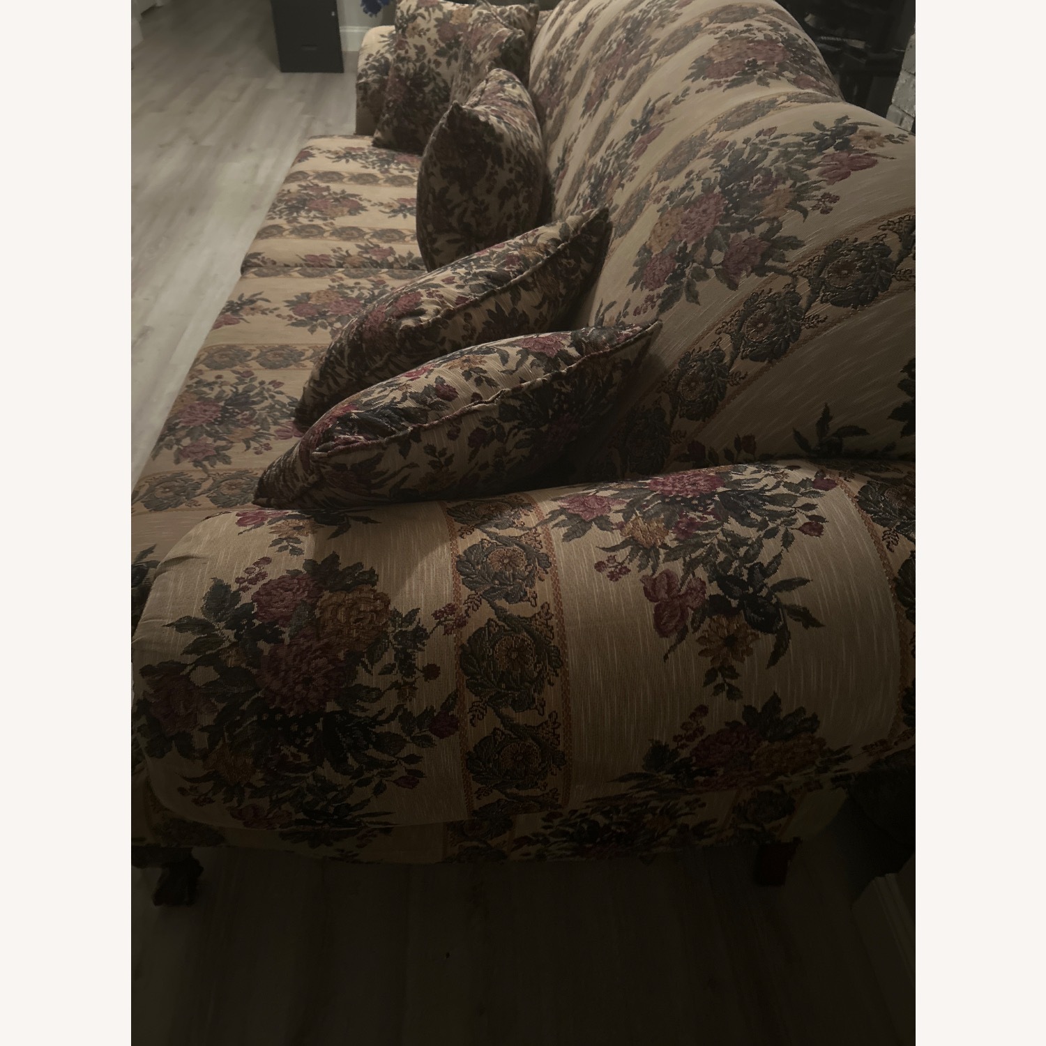 Couch - image-3